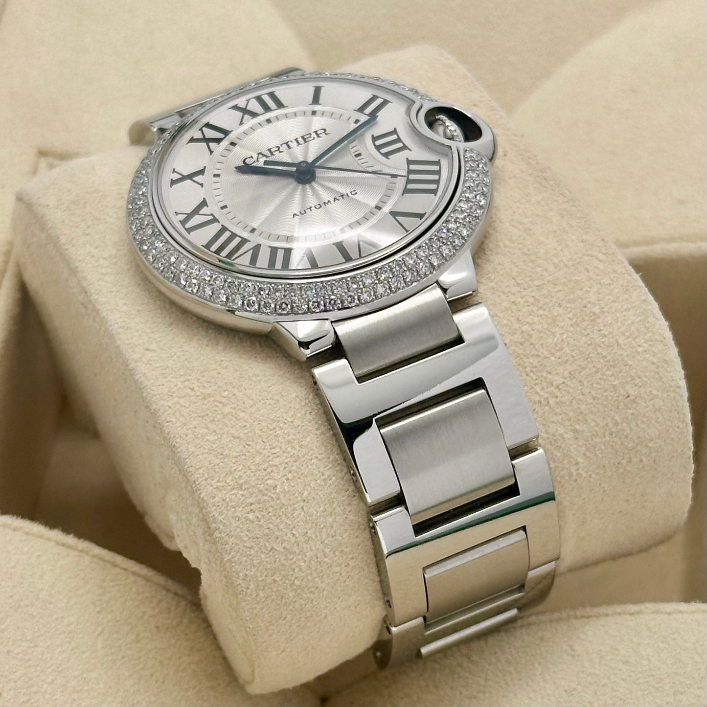 Ballon Bleu Guilloche Diamond Bezel Ref W692004 2010