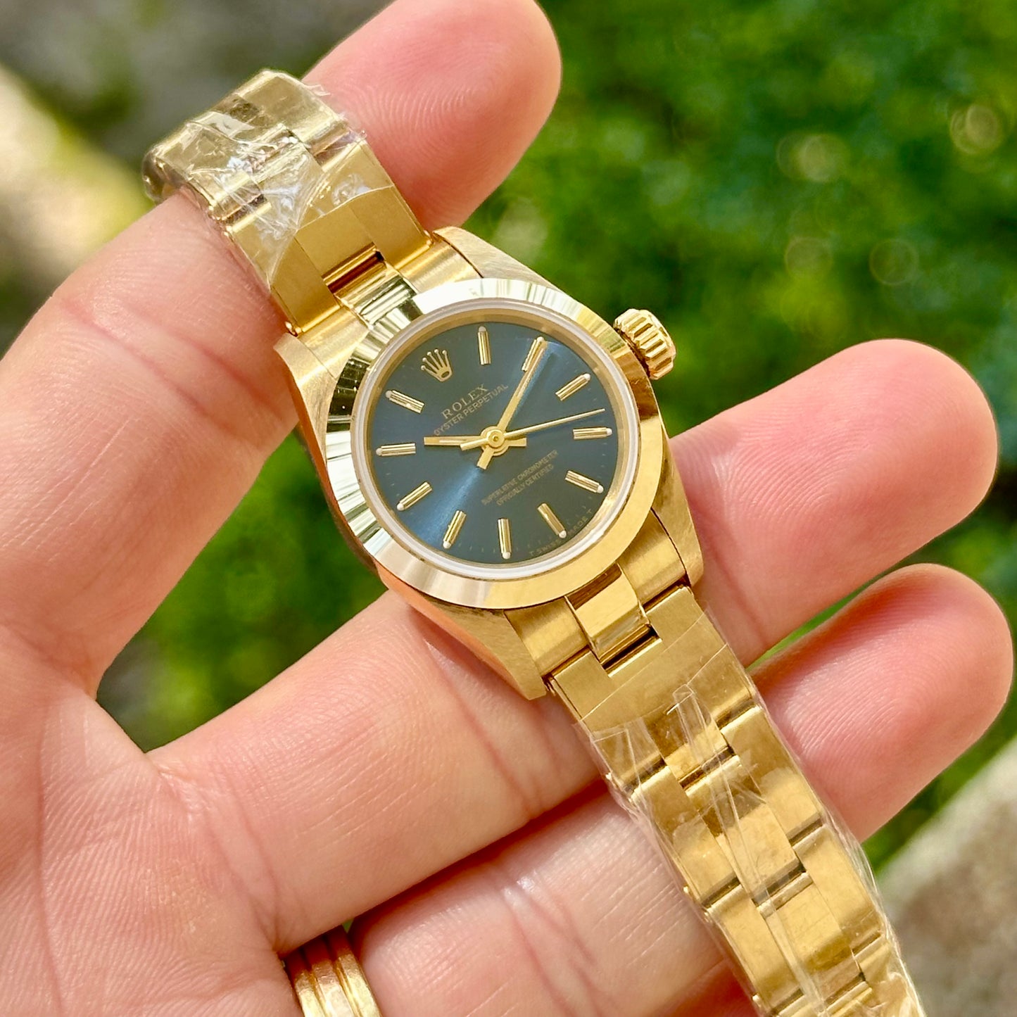Oyster Perpetual 26 Sunburst Blue 18K Yellow Gold Ref 67188 1995
