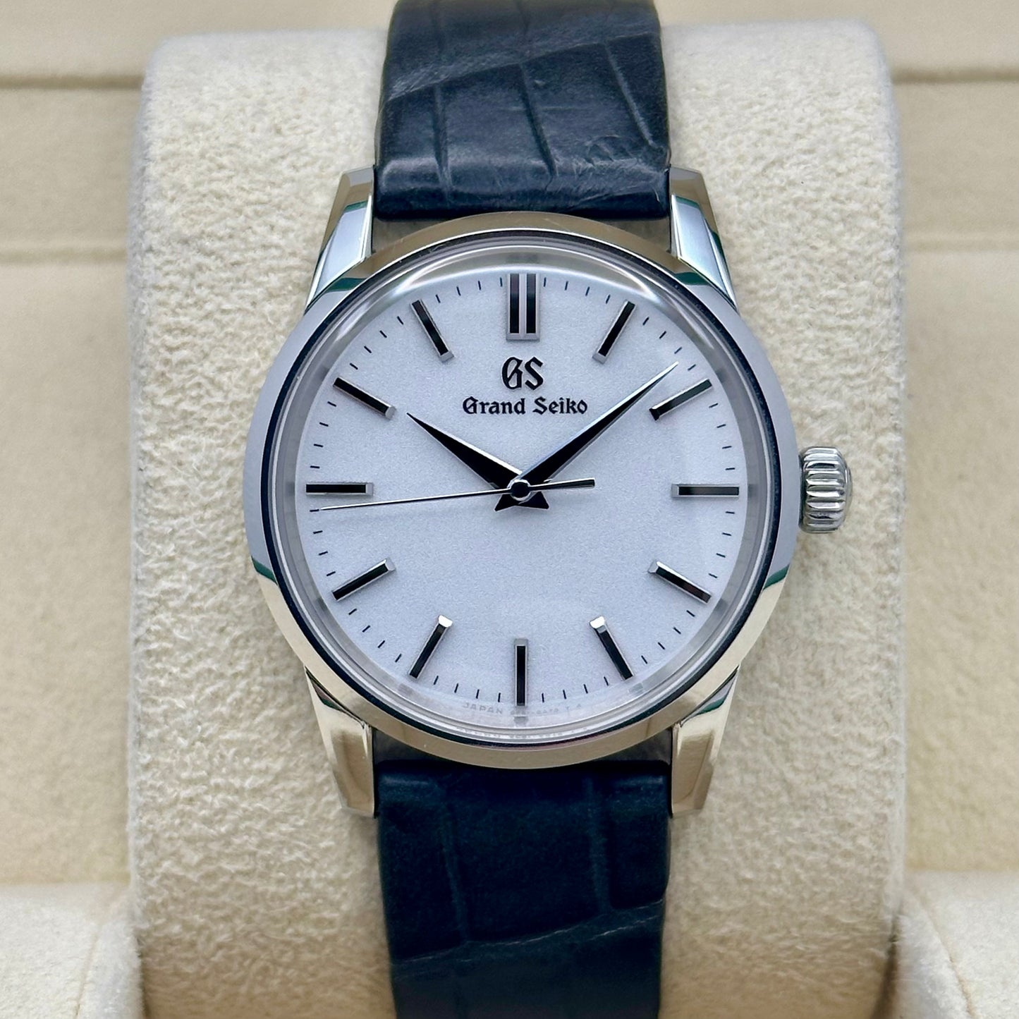 Elegance Collection White Ref SBGX347 2025