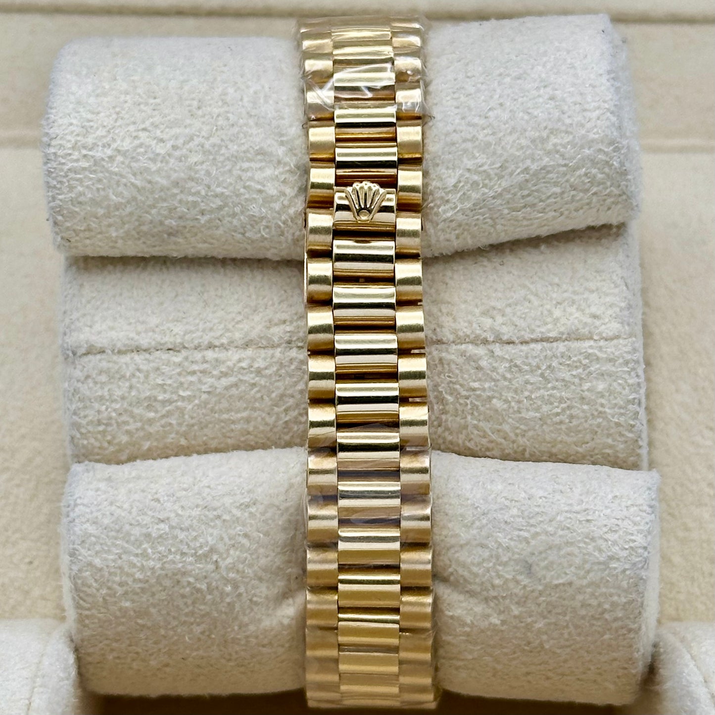 Oyster Perpetual 26 White Buckley 18K Yellow Gold Presidential Ref 67198 1985
