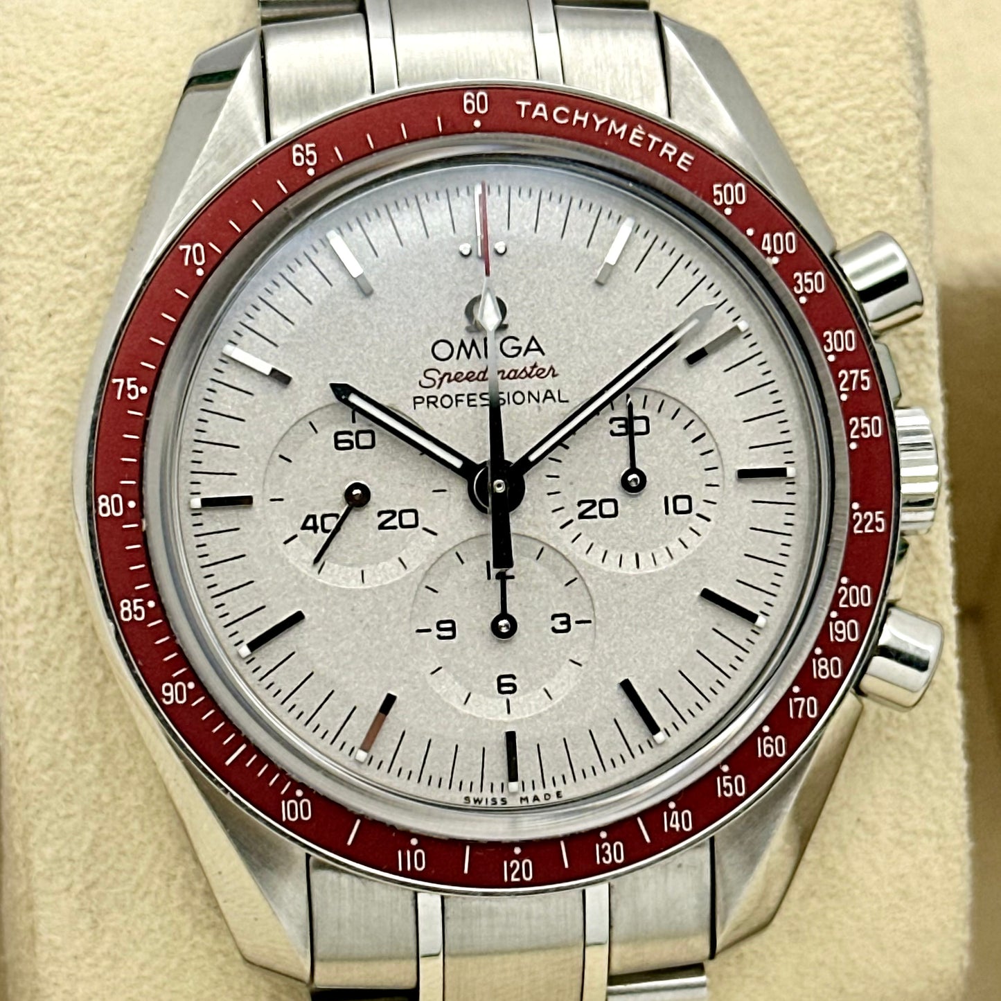 Speedmaster Professional Tokyo 2020 Olympics Rising Sun Ref 522.30.42.30.06.001 2020