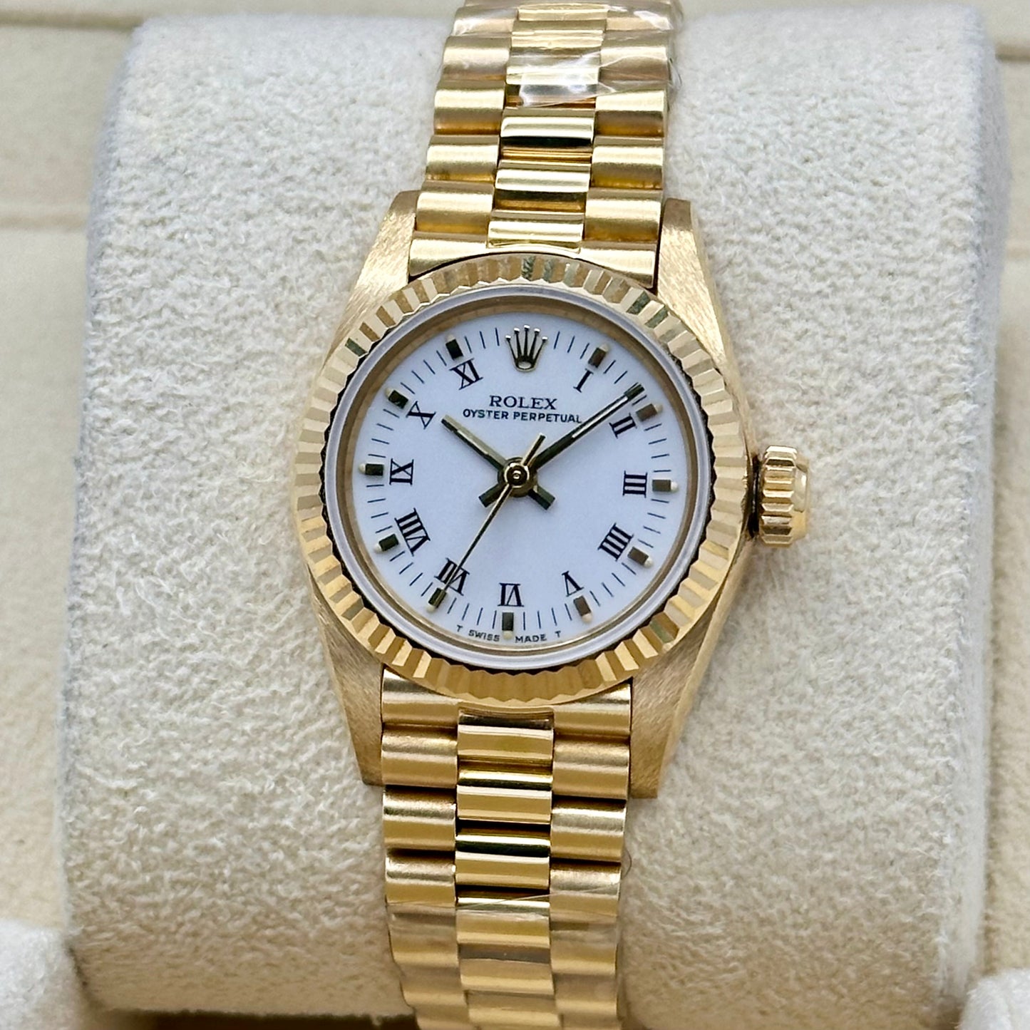 Oyster Perpetual 26 White Buckley 18K Yellow Gold Presidential Ref 67198 1985