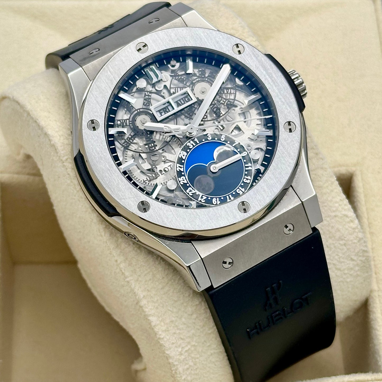 Classic Fusion Aerofusion Moonphase Titanium Ref 517.NX.0170.LR 2018