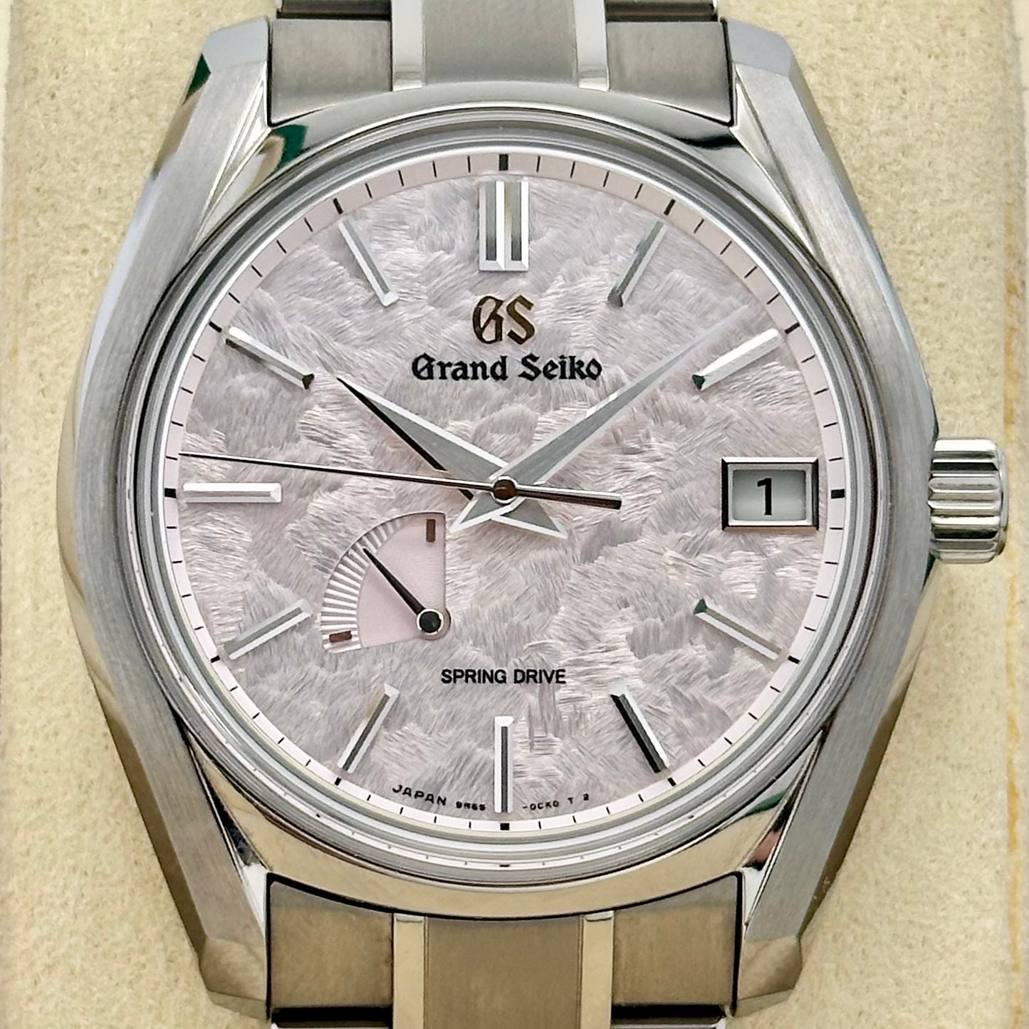 Heritage Spring Drive Shunbun Cherry Blossom Ref SBGA413G 2023