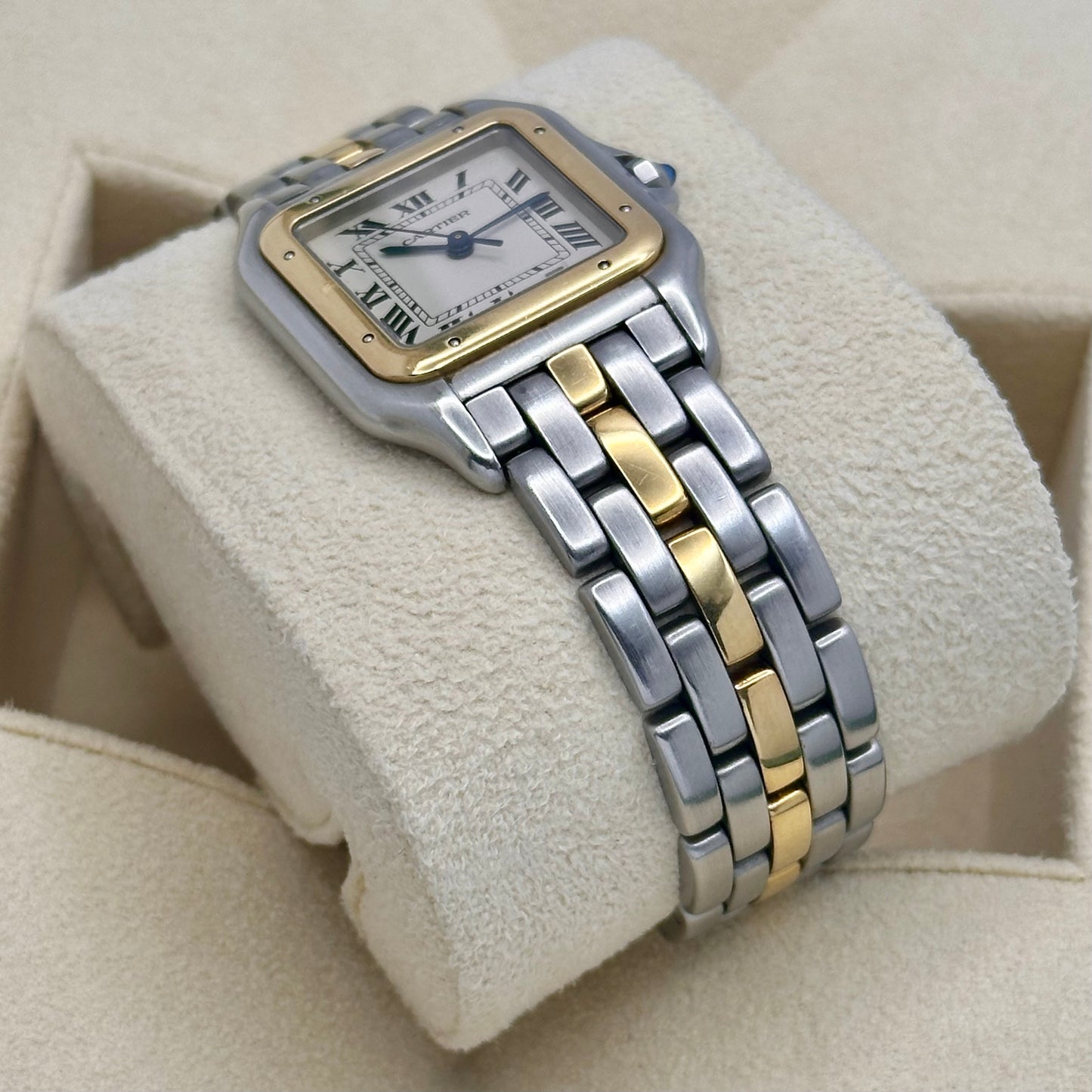 Panthère Large White Romans 18K Yellow Gold Single Row Ref 8392 1990