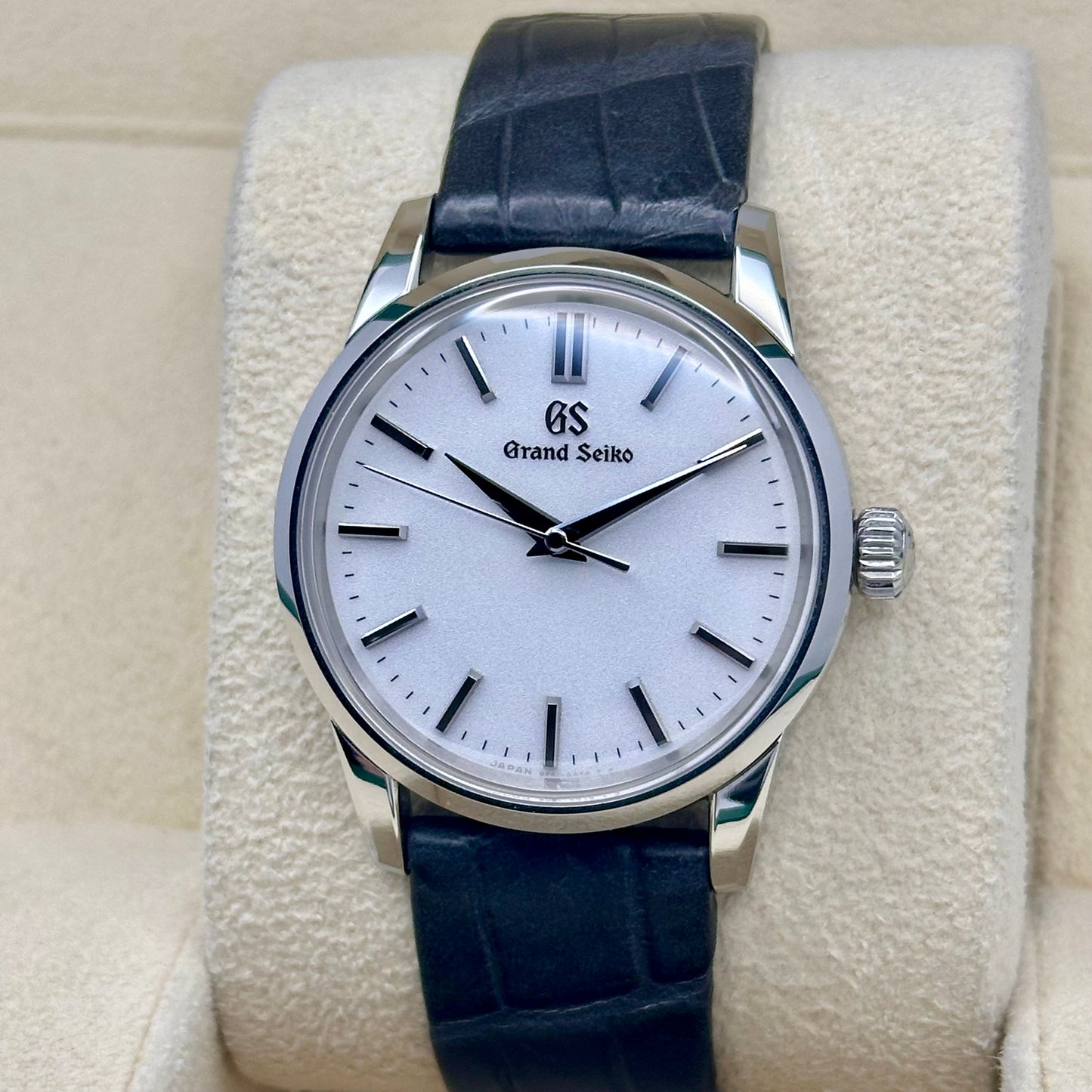 Elegance Collection White Ref SBGX347 2025