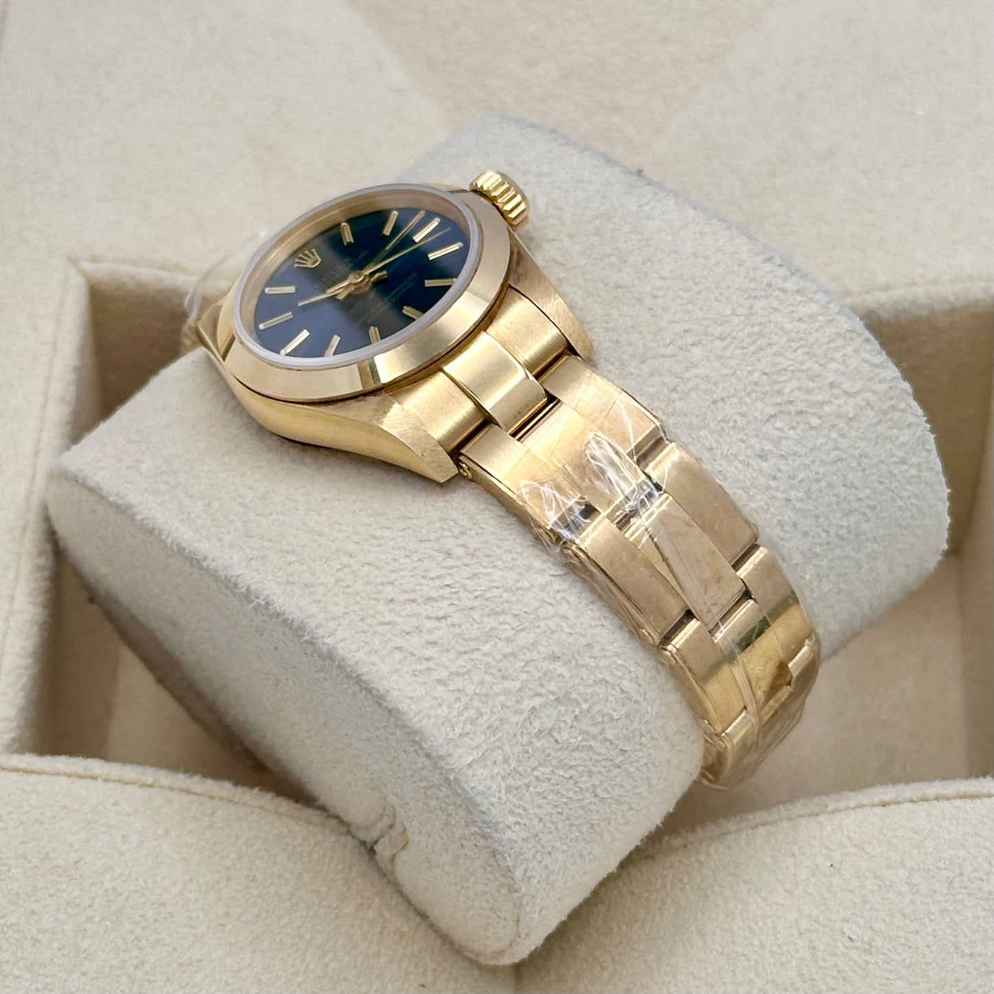 Oyster Perpetual 26 Sunburst Blue 18K Yellow Gold Ref 67188 1995
