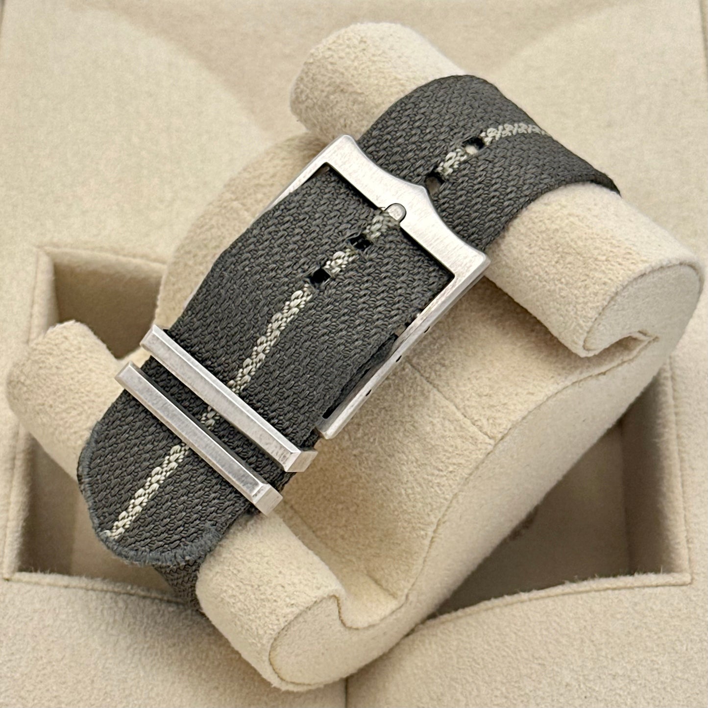 Black Bay 58 925 Silver Grey Ref 79010SG 2021