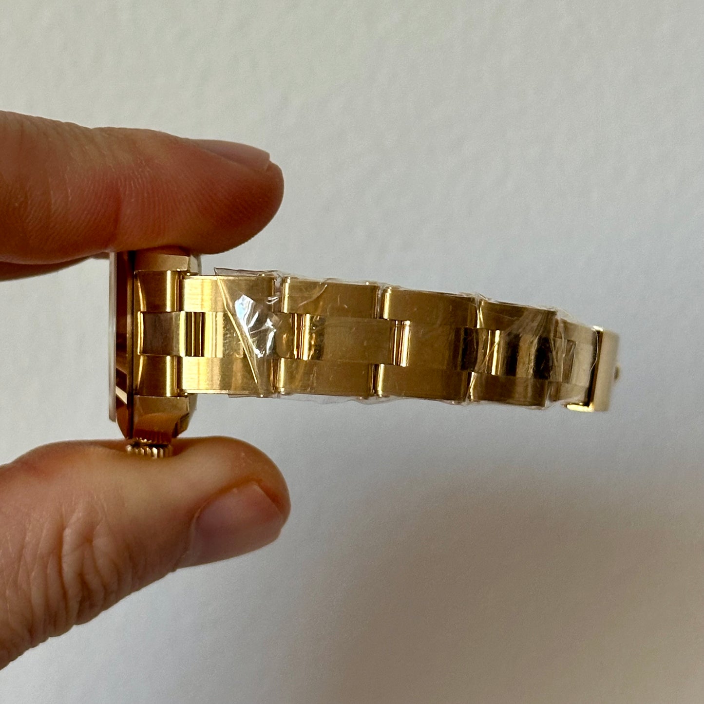 Oyster Perpetual 26 Sunburst Blue 18K Yellow Gold Ref 67188 1995