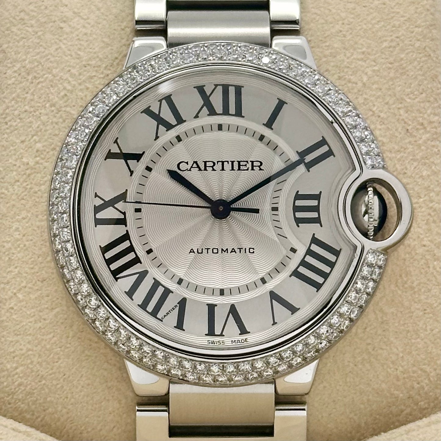 Ballon Bleu Guilloche Diamond Bezel Ref W692004 2010