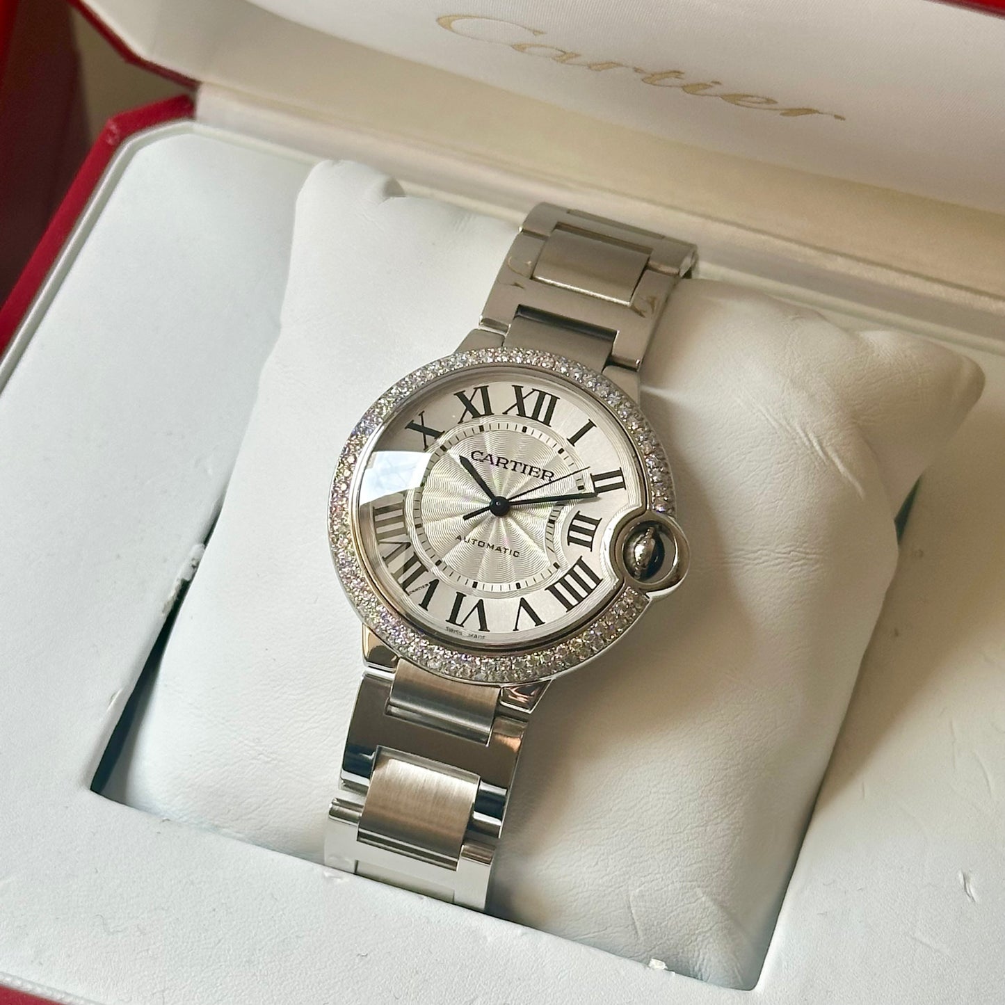 Ballon Bleu Guilloche Diamond Bezel Ref W692004 2010