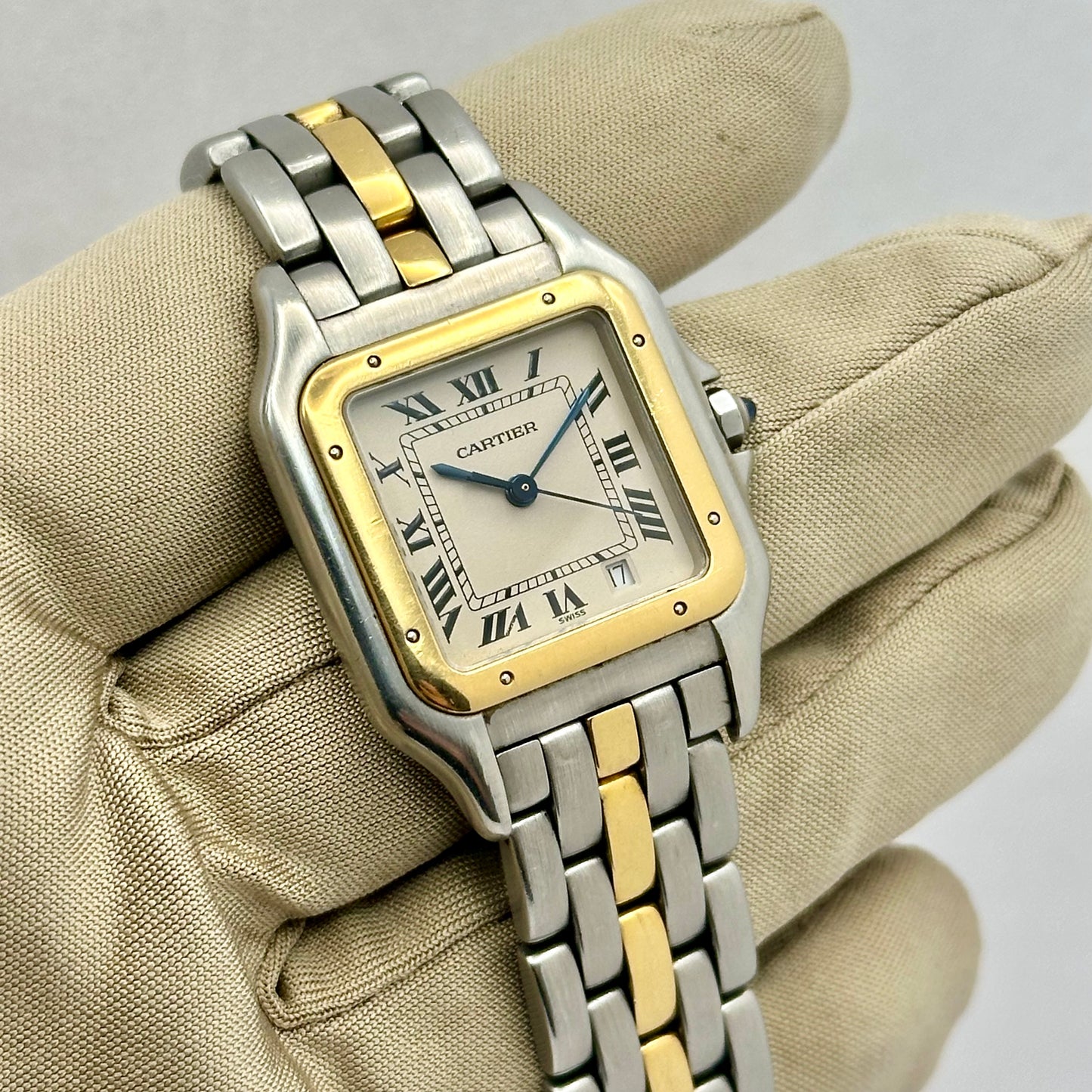 Panthère Large White Romans 18K Yellow Gold Single Row Ref 8392 1990