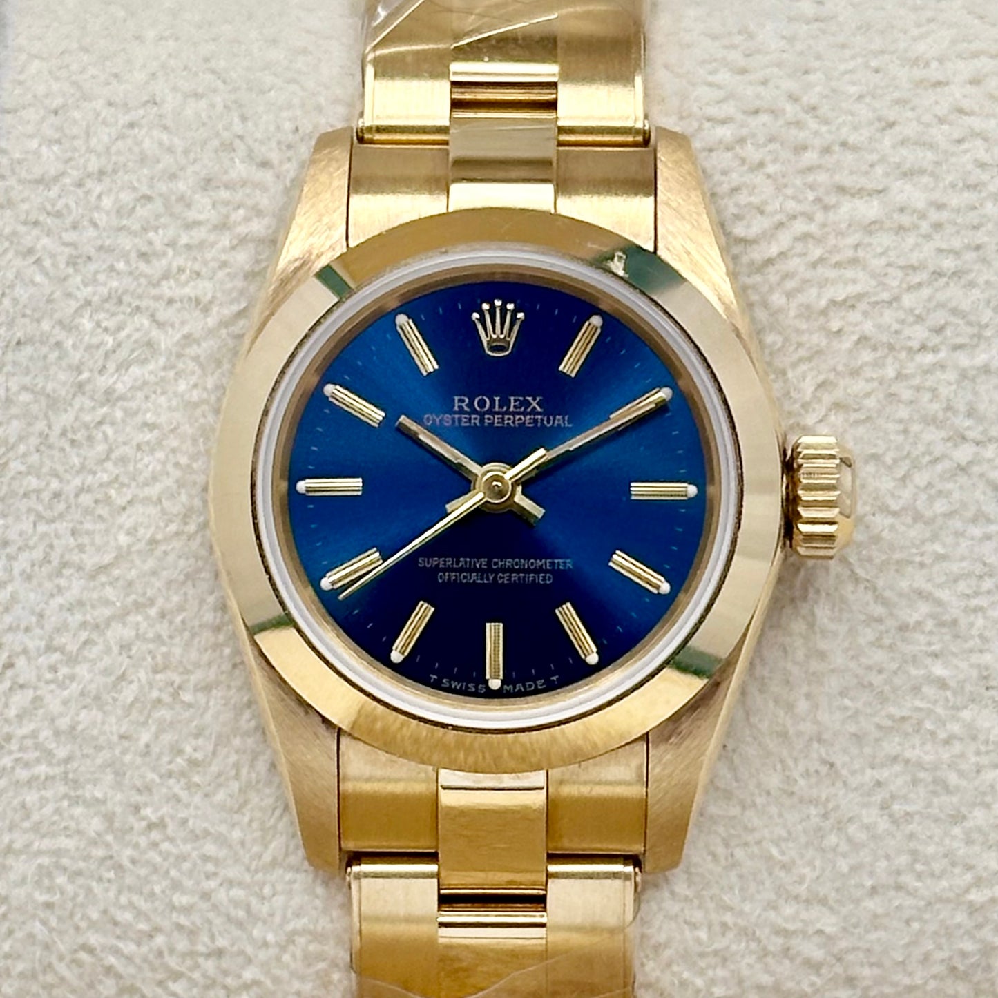 Oyster Perpetual 26 Sunburst Blue 18K Yellow Gold Ref 67188 1995