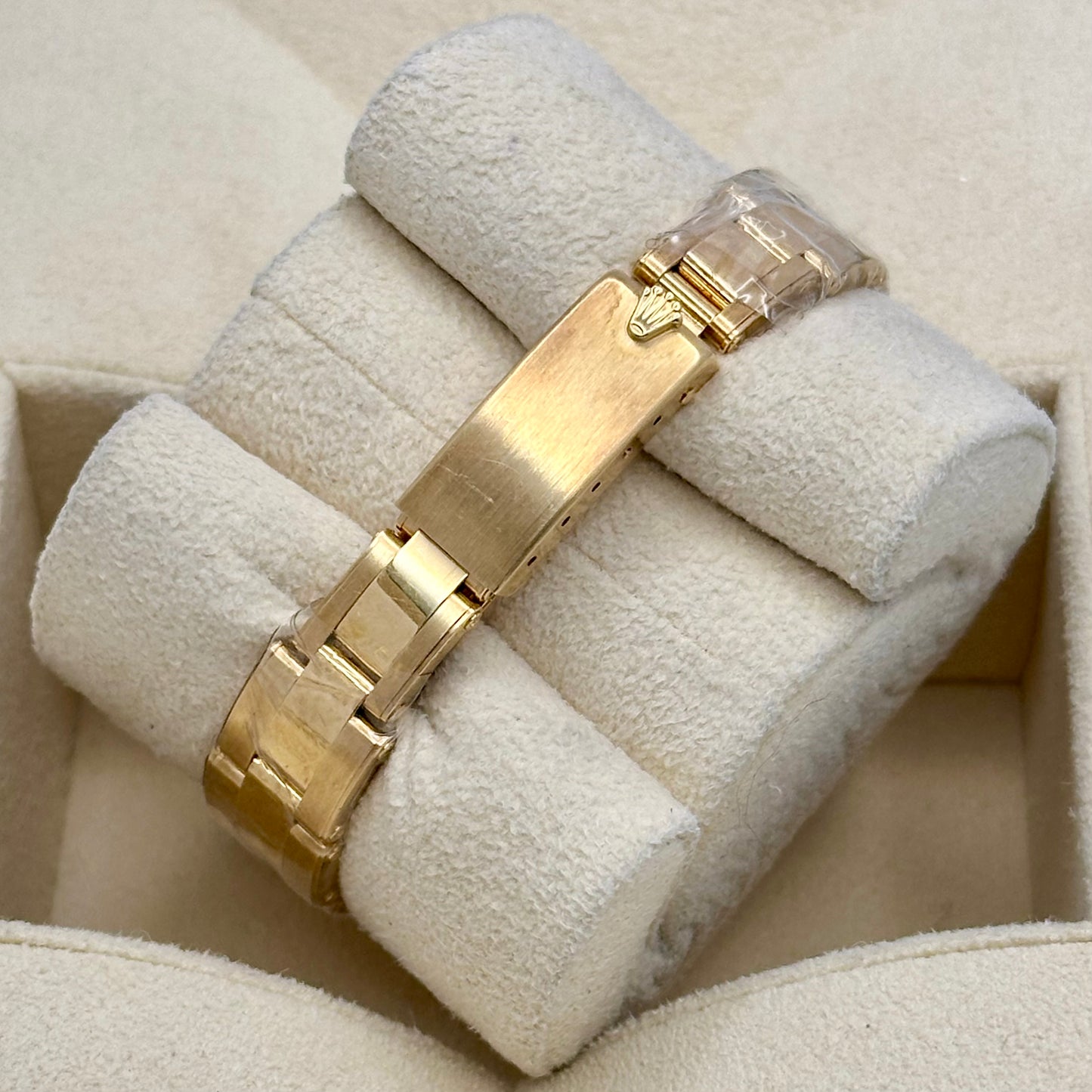 Oyster Perpetual 26 Sunburst Blue 18K Yellow Gold Ref 67188 1995