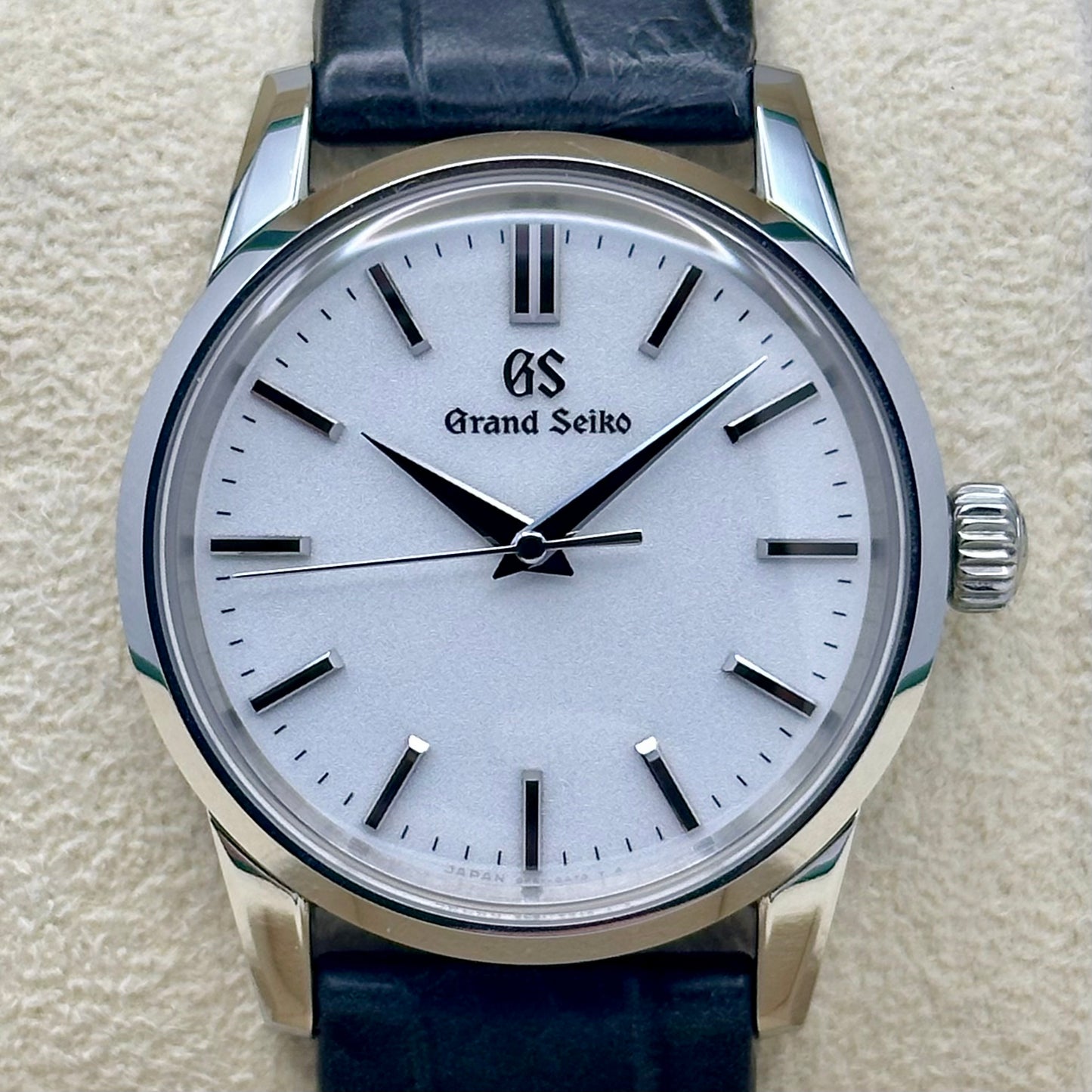 Elegance Collection White Ref SBGX347 2025