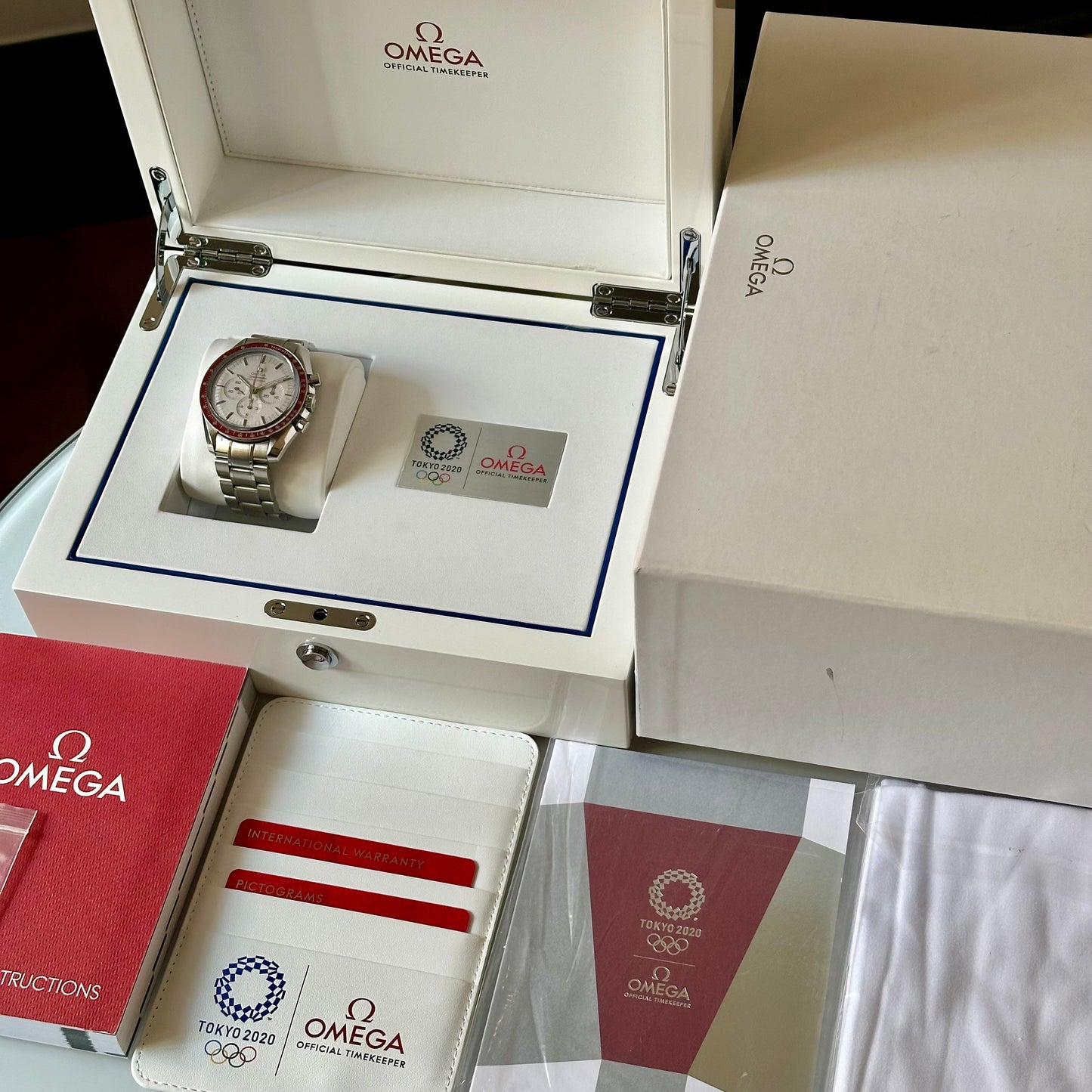 Speedmaster Professional Tokyo 2020 Olympics Rising Sun Ref 522.30.42.30.06.001 2020