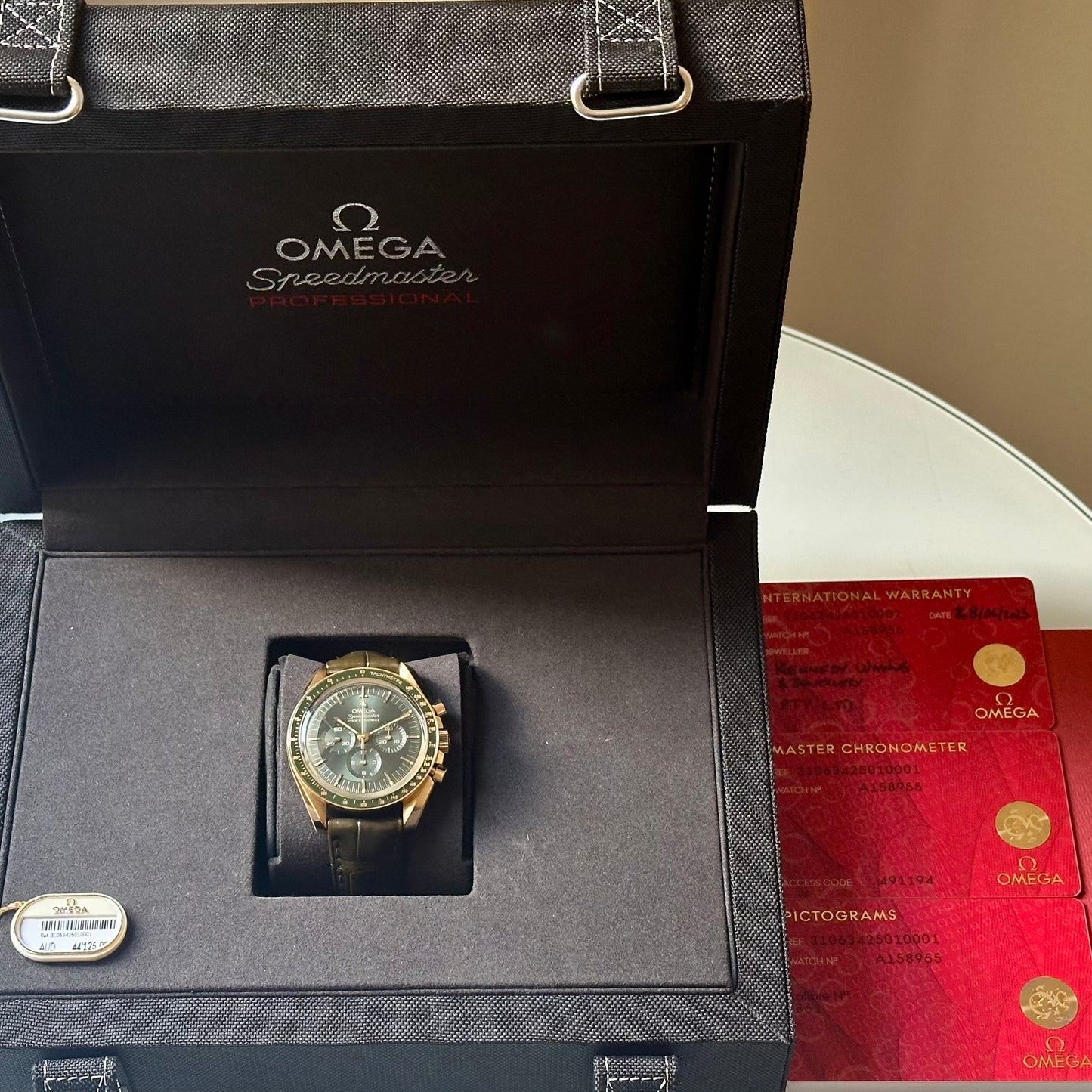 Speedmaster Moonwatch Professional Moonshine 18K Yellow Gold Green Ref
310.63.42.50.10.001 2023