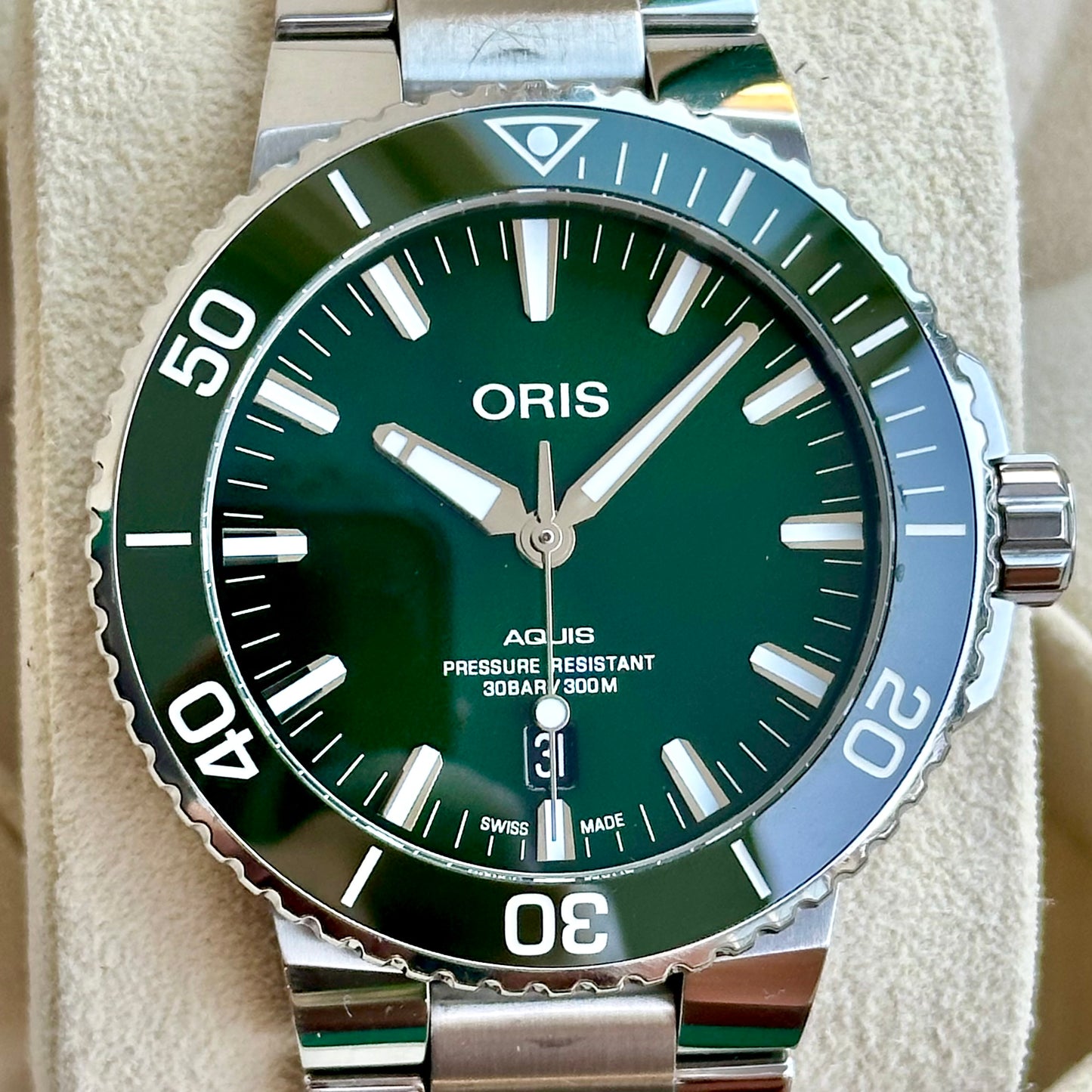 Aquis Sunburst Green Dial 2019