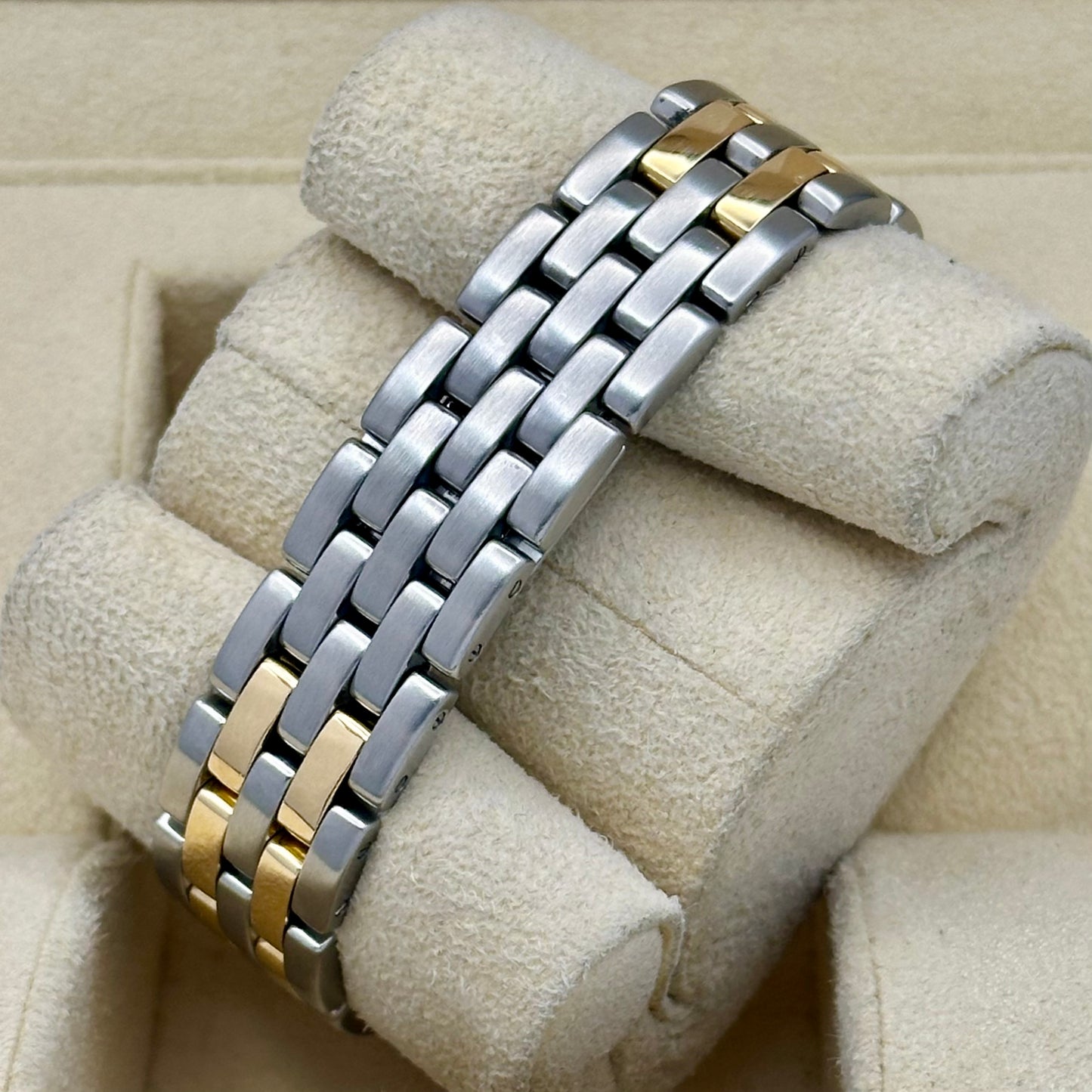 Panthére Medium Two Row 18K Yellow Gold White Romans Ref 1100