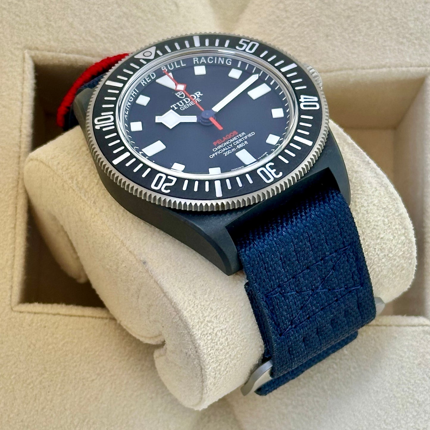 Pelagos FXD Red Bull Ref M25707KN-0001 2023