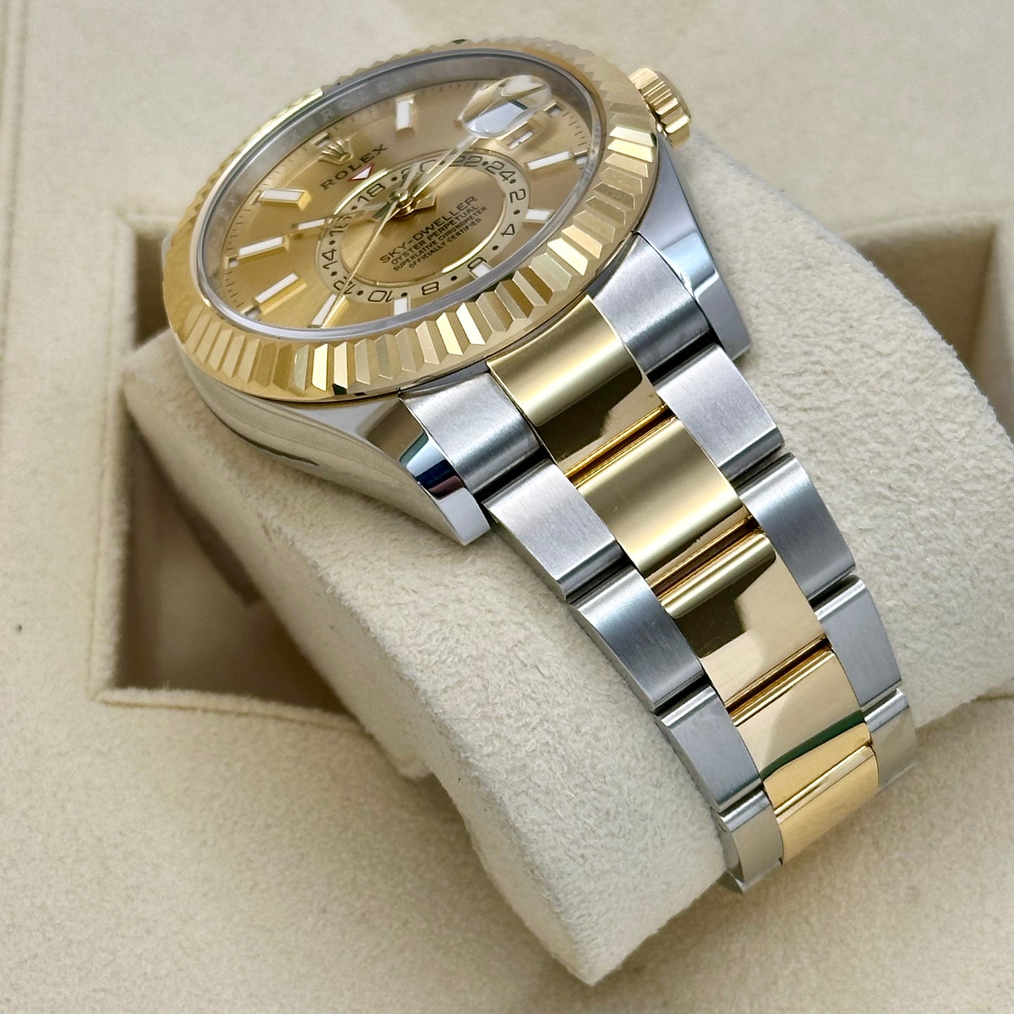 Sky-Dweller Champagne 18K Yellow Gold Two Tone Ref 326933 2021