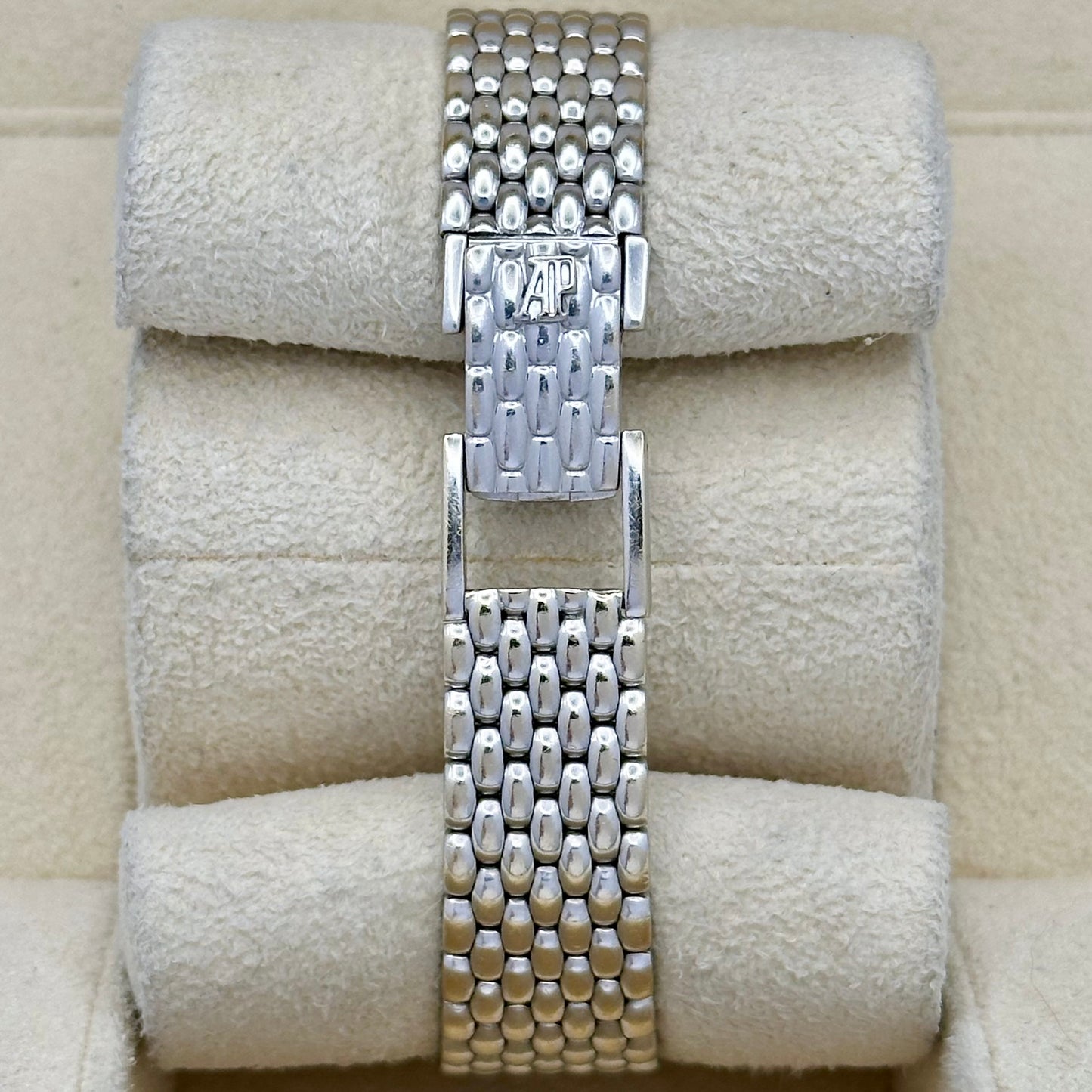 Ladies Cobra 18K White Gold Diamond Hands Manual Winding