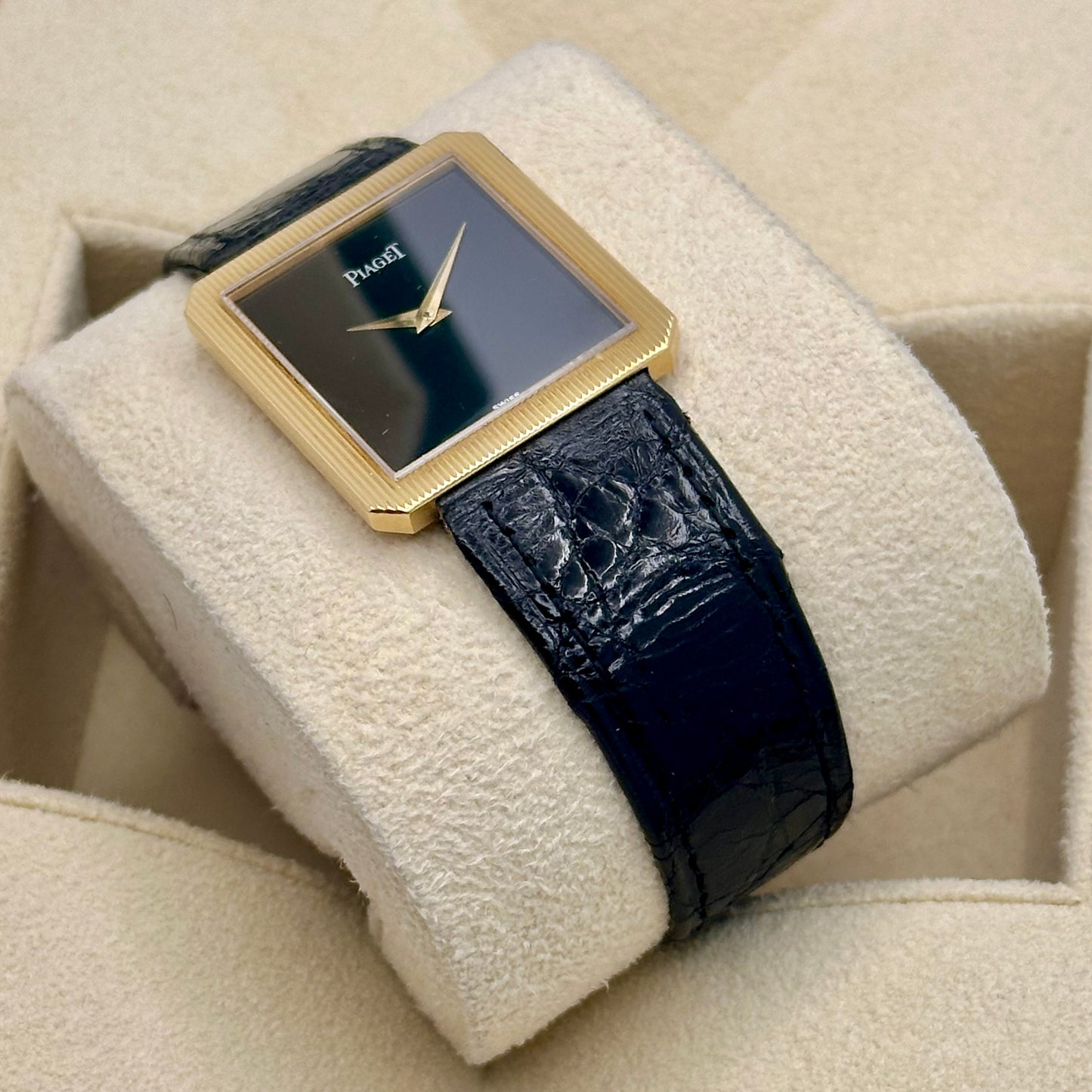 Protocole Black 18K Yellow Gold Ref 9154
