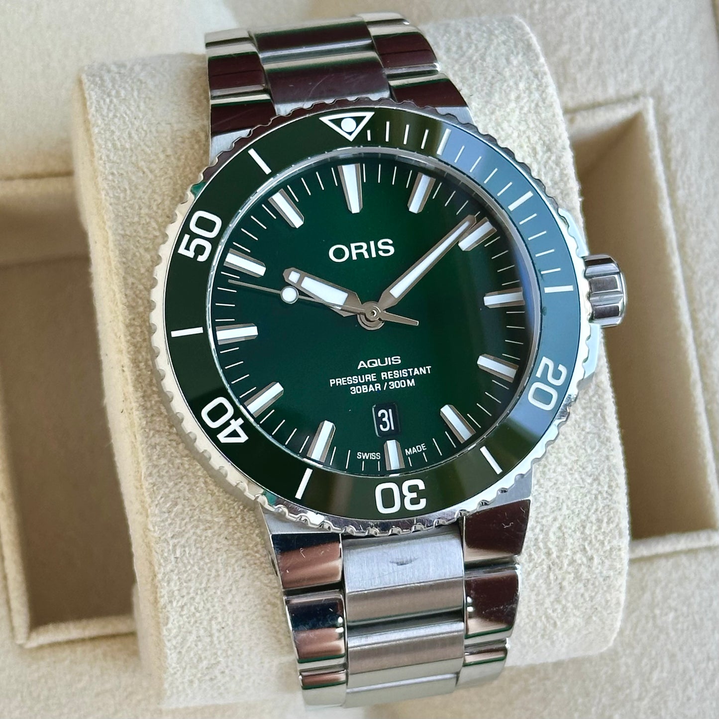 Aquis Sunburst Green Dial 2019