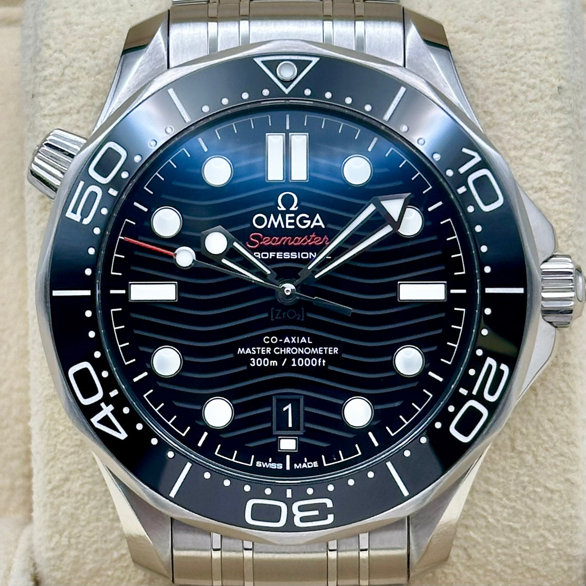 Seamaster 300 Black Ceramic Ref 210.32.42.20.01.001 2024