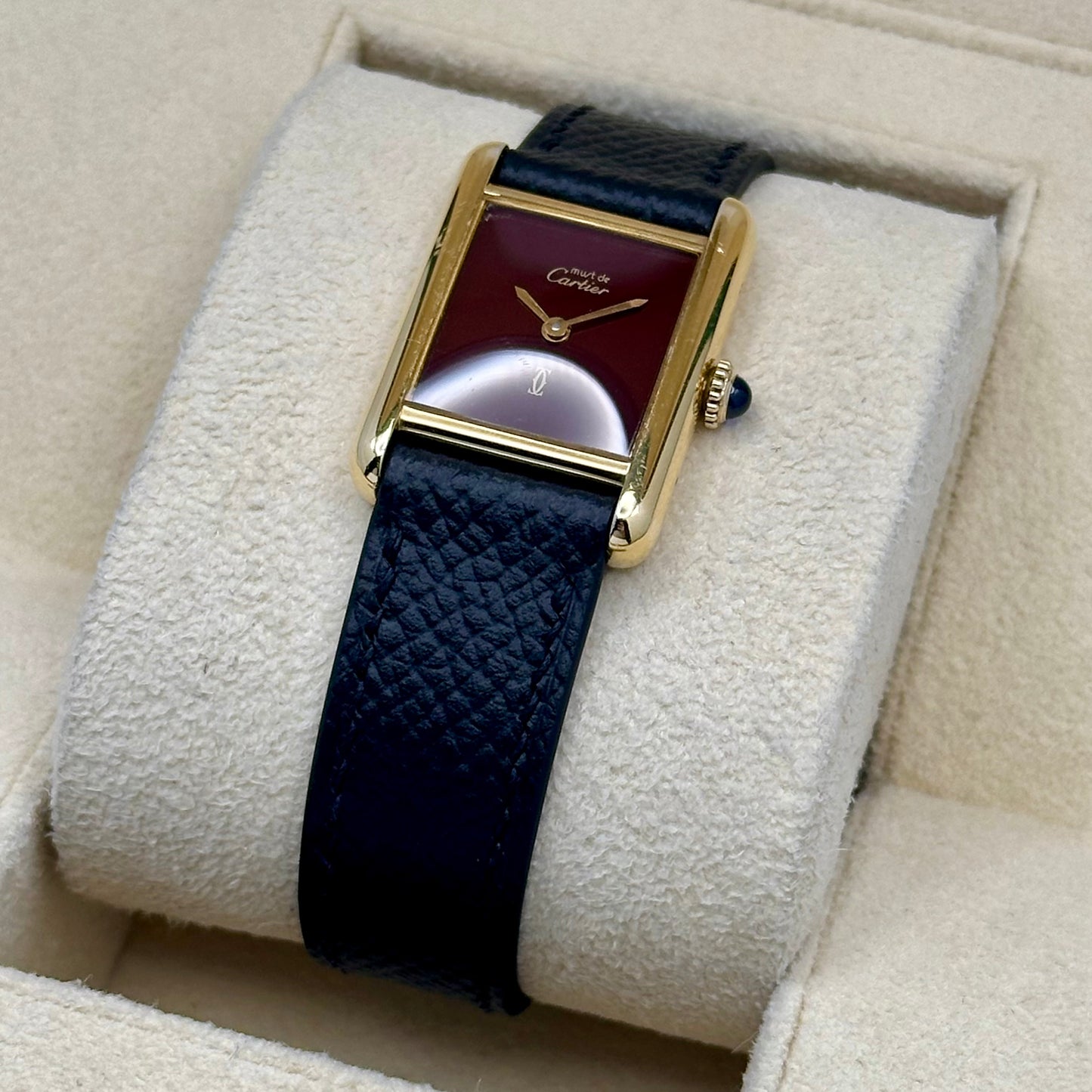Tank Must De Cartier Small Burgundy Manual Winding