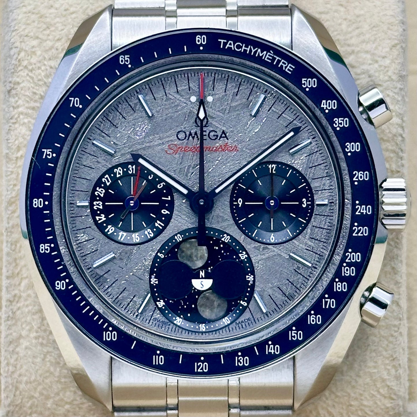 Speedmaster Moonphase Meteorite Ref 
304.30.43.52.06.001 2025