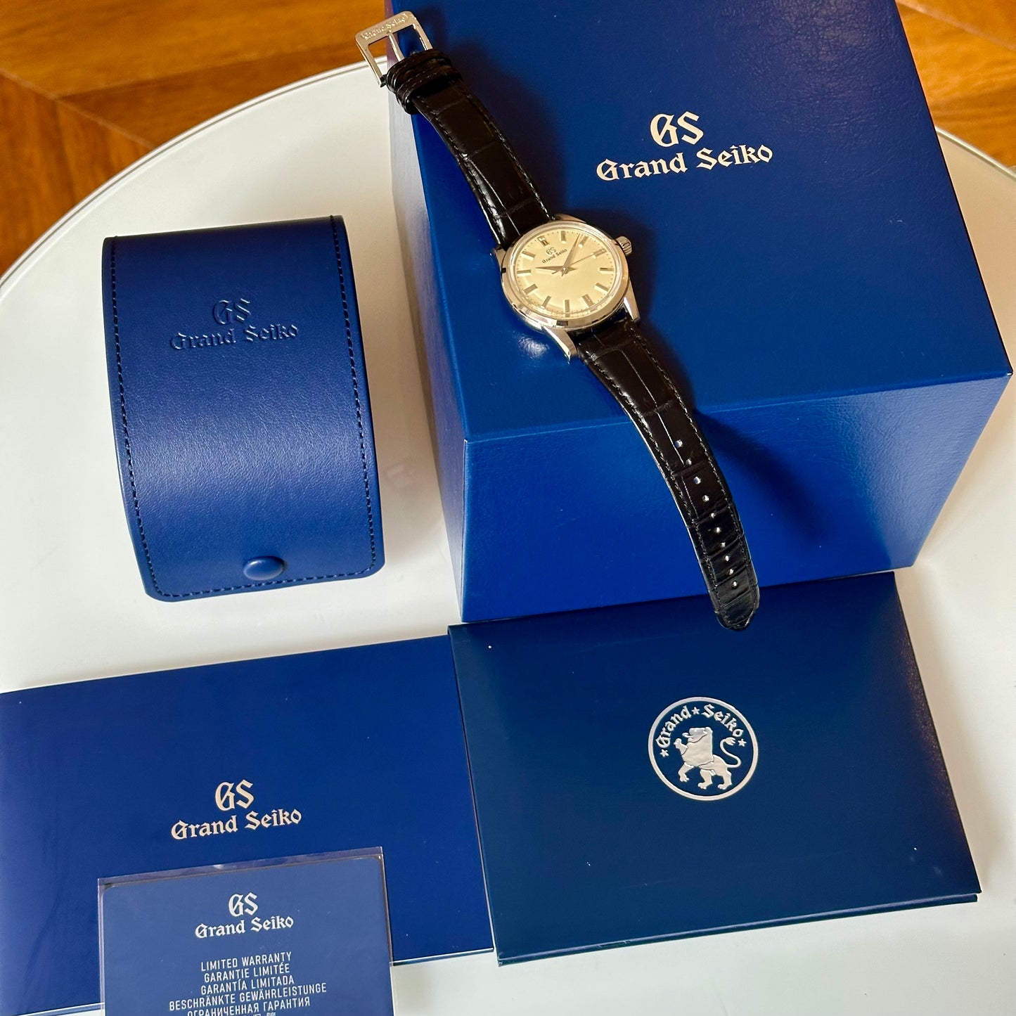 Elegance Collection Off-White Manual Winding Ref SBGW301G