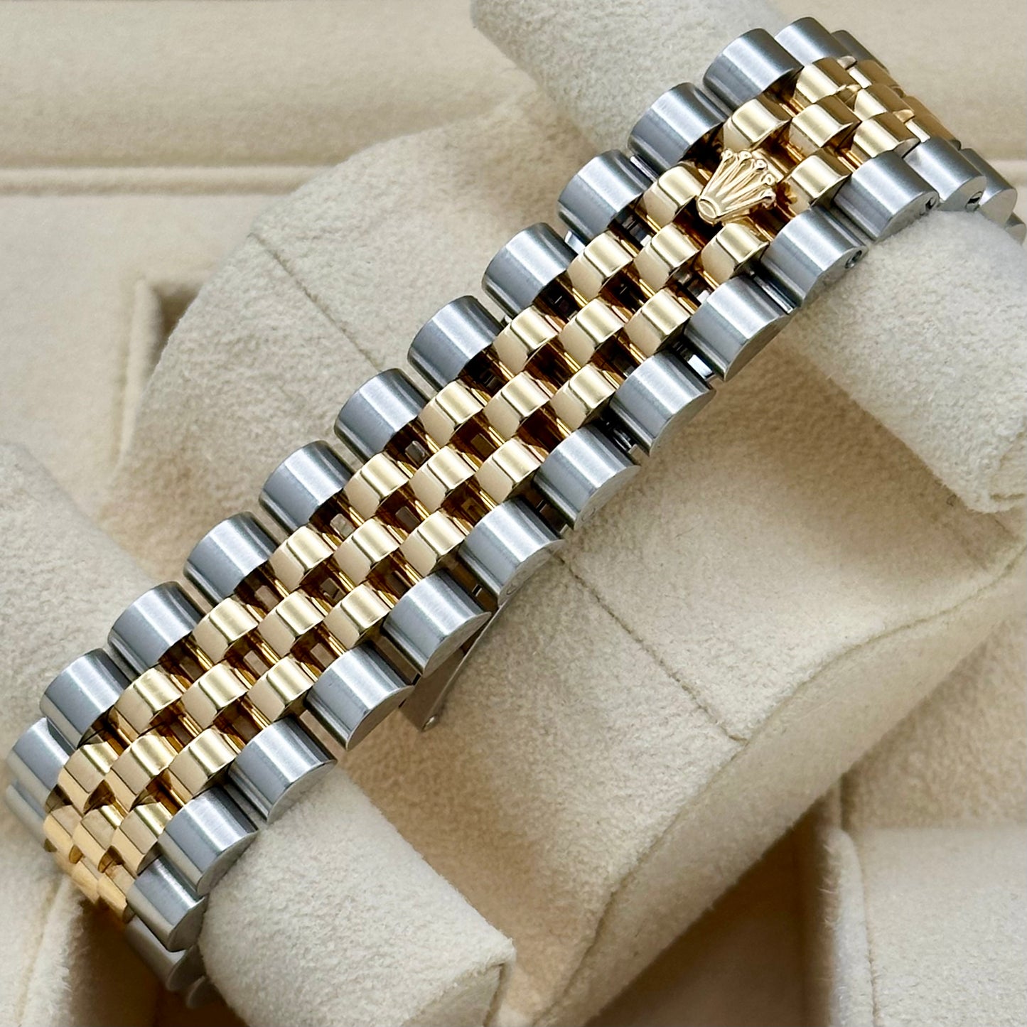 Datejust 36 Silver Diamond Super Jubilee 18K Yellow Gold Ref 116233 2007