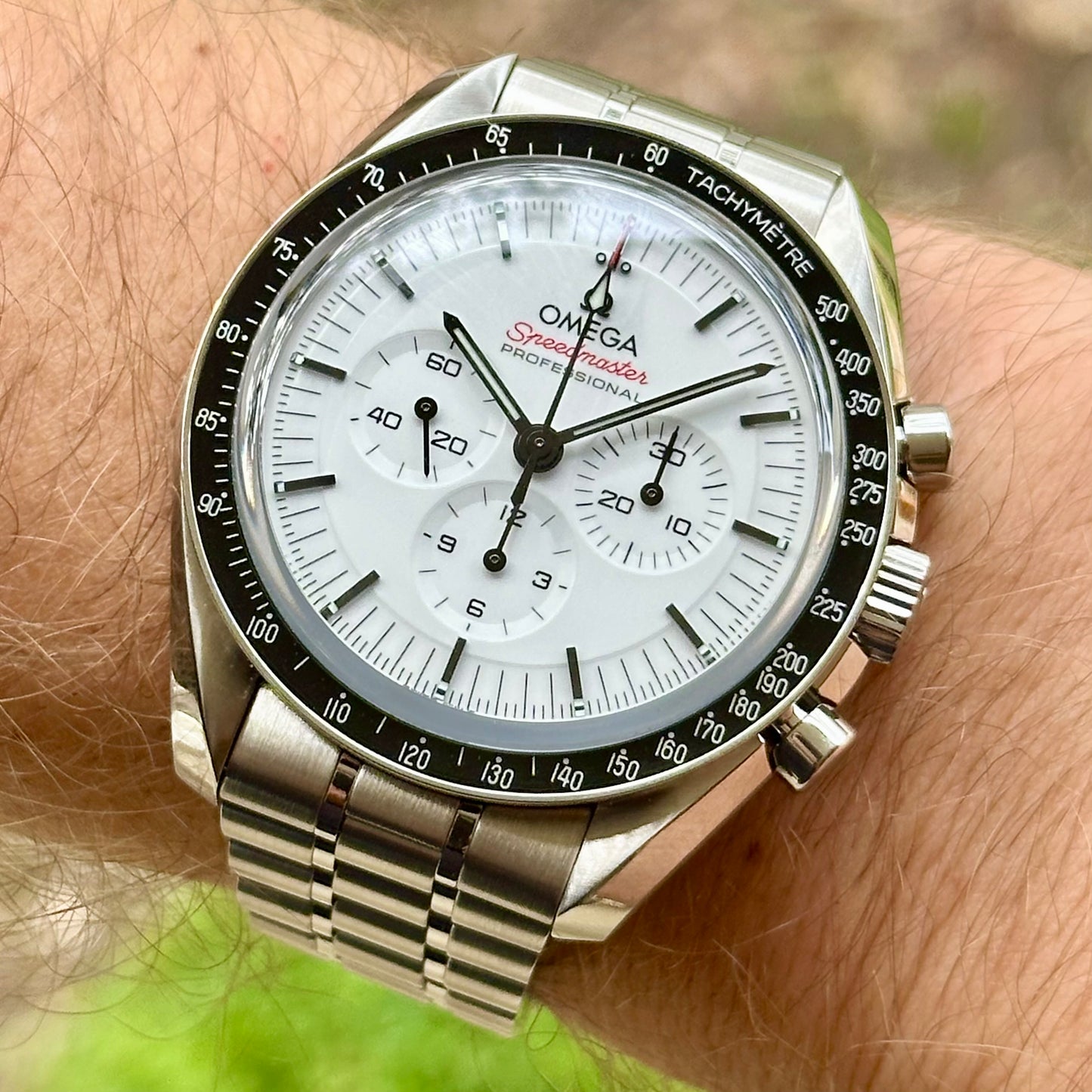Speedmaster Professional Moonwatch Sapphire White Ref  310.30.42.50.04.001 2025