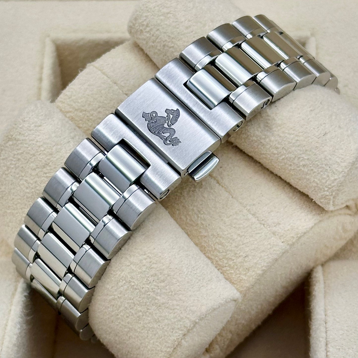 Speedmaster 38 Black Ref 324.30.38.50.01.001 2023