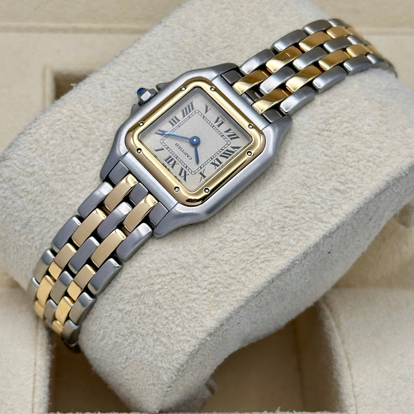 Panthére Small Two Row 18K Yellow Gold White Romans Ref 669210