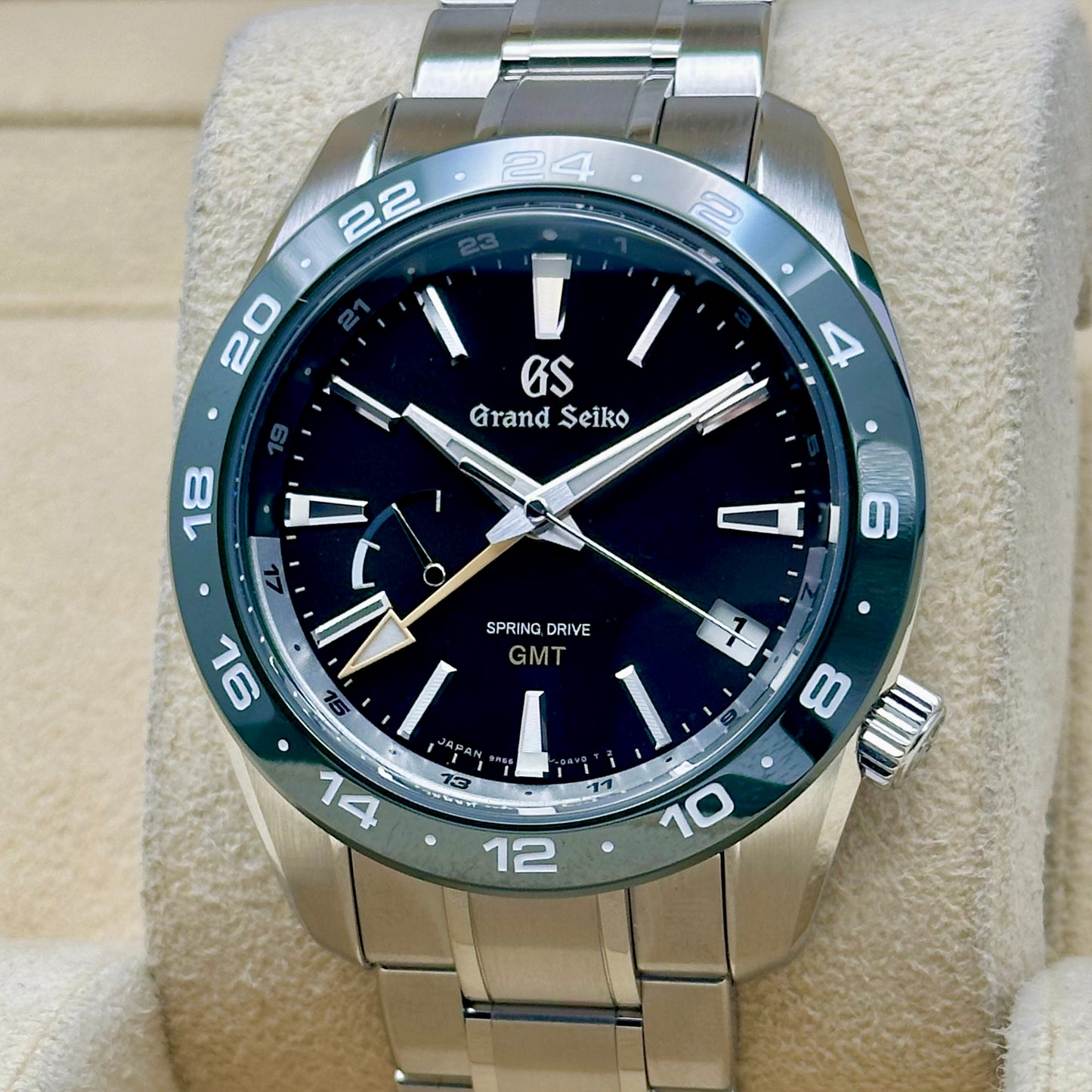 GMT Spring Drive Sunburst Green Ref SBGE257 2021