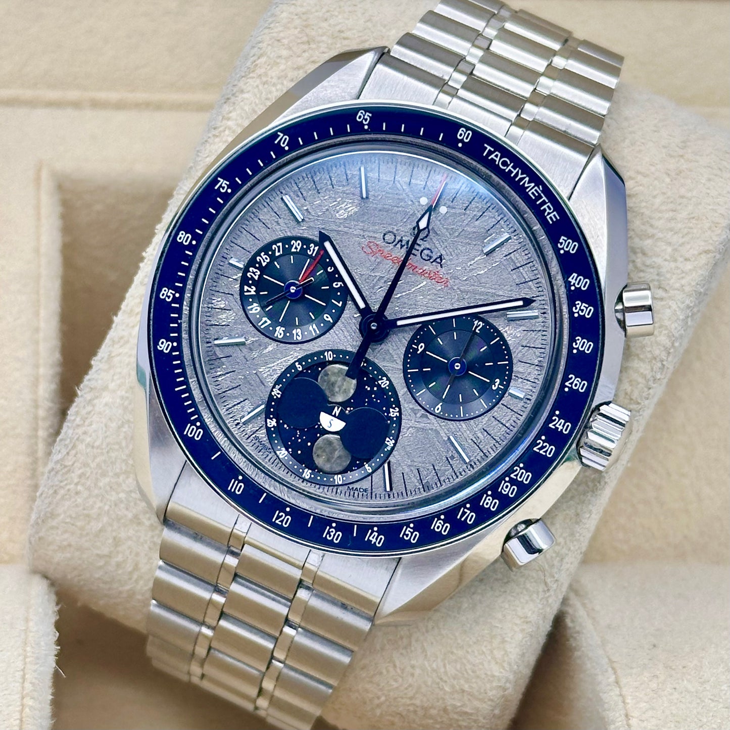 Speedmaster Moonphase Meteorite Ref 
304.30.43.52.06.001 2025