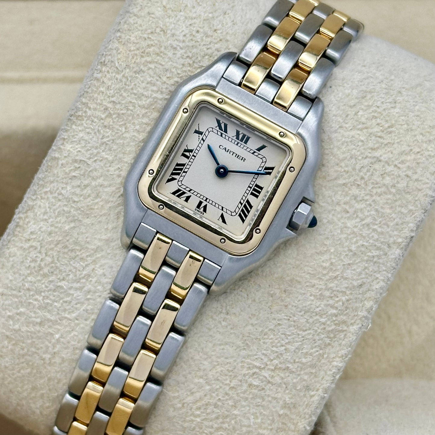 Panthére Small Two Row 18K Yellow Gold White Romans Ref 166921
