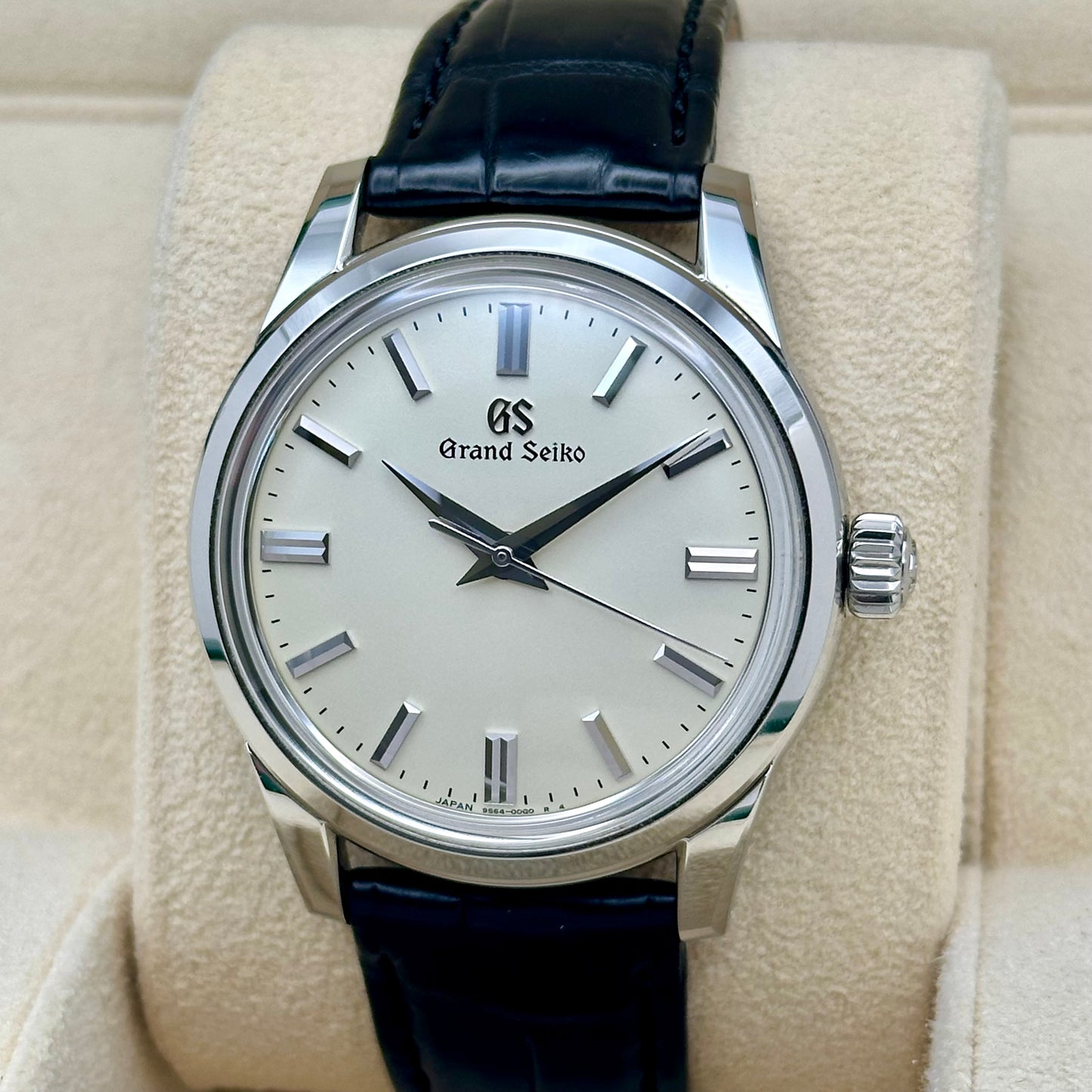Elegance Collection Off-White Manual Winding Ref SBGW301G