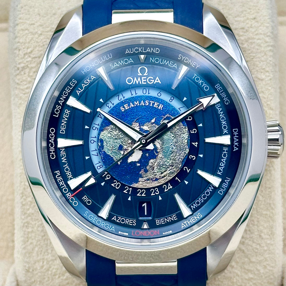 Aqua Terra 150M World Timer Ref 
220.12.43.22.03.001 2024