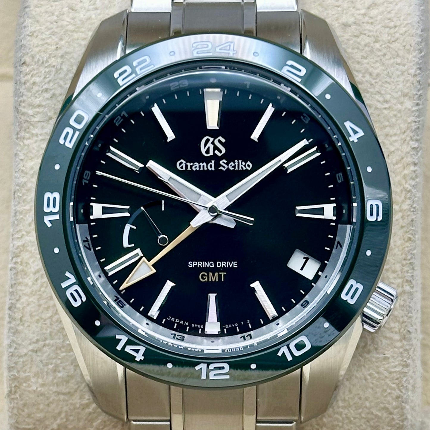 GMT Spring Drive Sunburst Green Ref SBGE257 2021