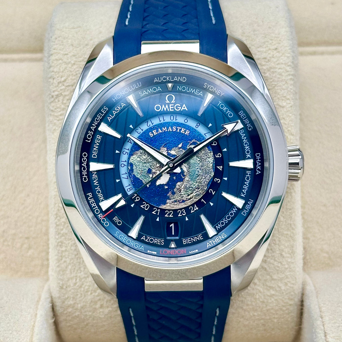 Aqua Terra 150M World Timer Ref 
220.12.43.22.03.001 2024