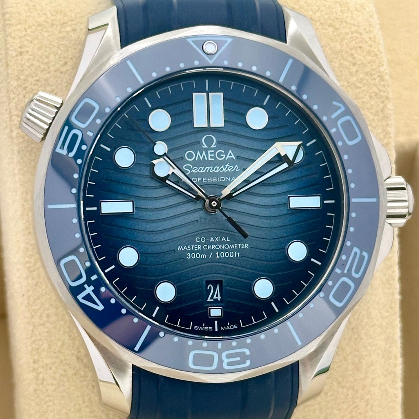 Seamaster 300 Summer Blue Ref 
210.32.42.20.03.002 2022