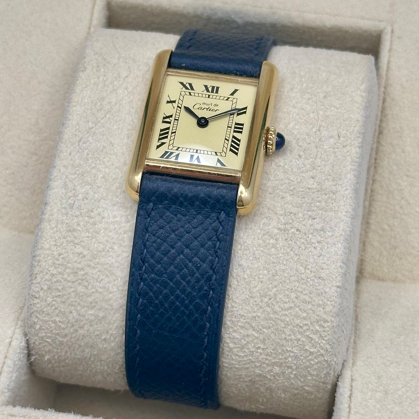 Tank Must Small Ivory Romans Manual Winding 1980