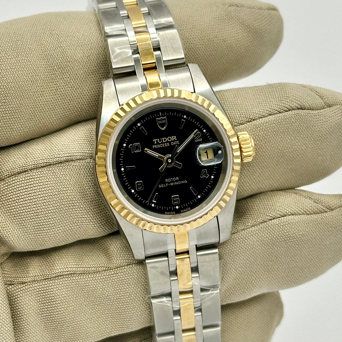 Princess Date 18K Yellow Gold Black Arabic Ref 92413 2025