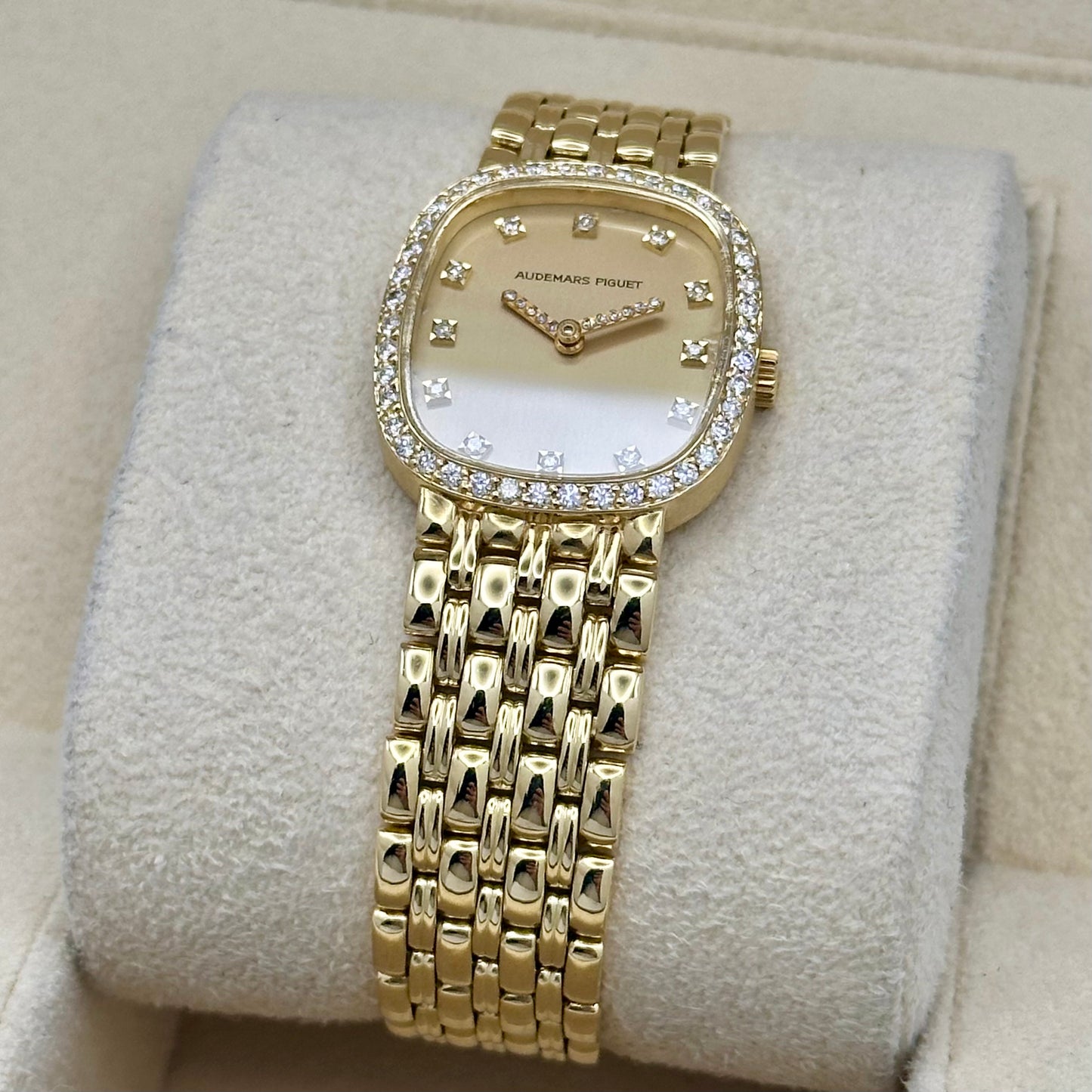 Ladies Cobra 18K Yellow Gold Diamond Bezel Manual Winding