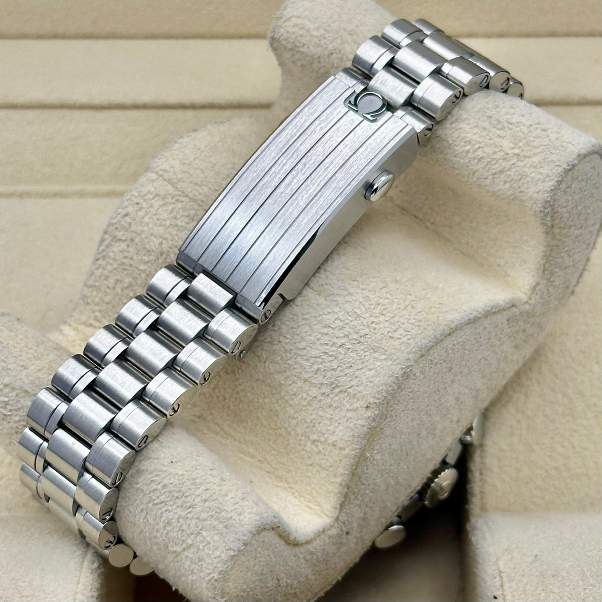 Speedmaster Professional Moonwatch Hesalite Ref 310.30.42.50.01.001 2026