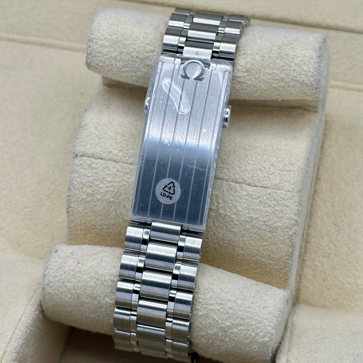 Speedmaster Professional Tokyo 2020 Olympics Rising Sun Ref 522.30.42.30.06.001 2021