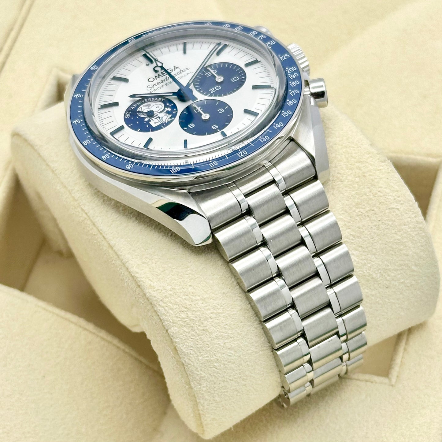 Speedmaster Anniversary Series Silver Snoopy Ref 
310.32.42.50.02.001 2022